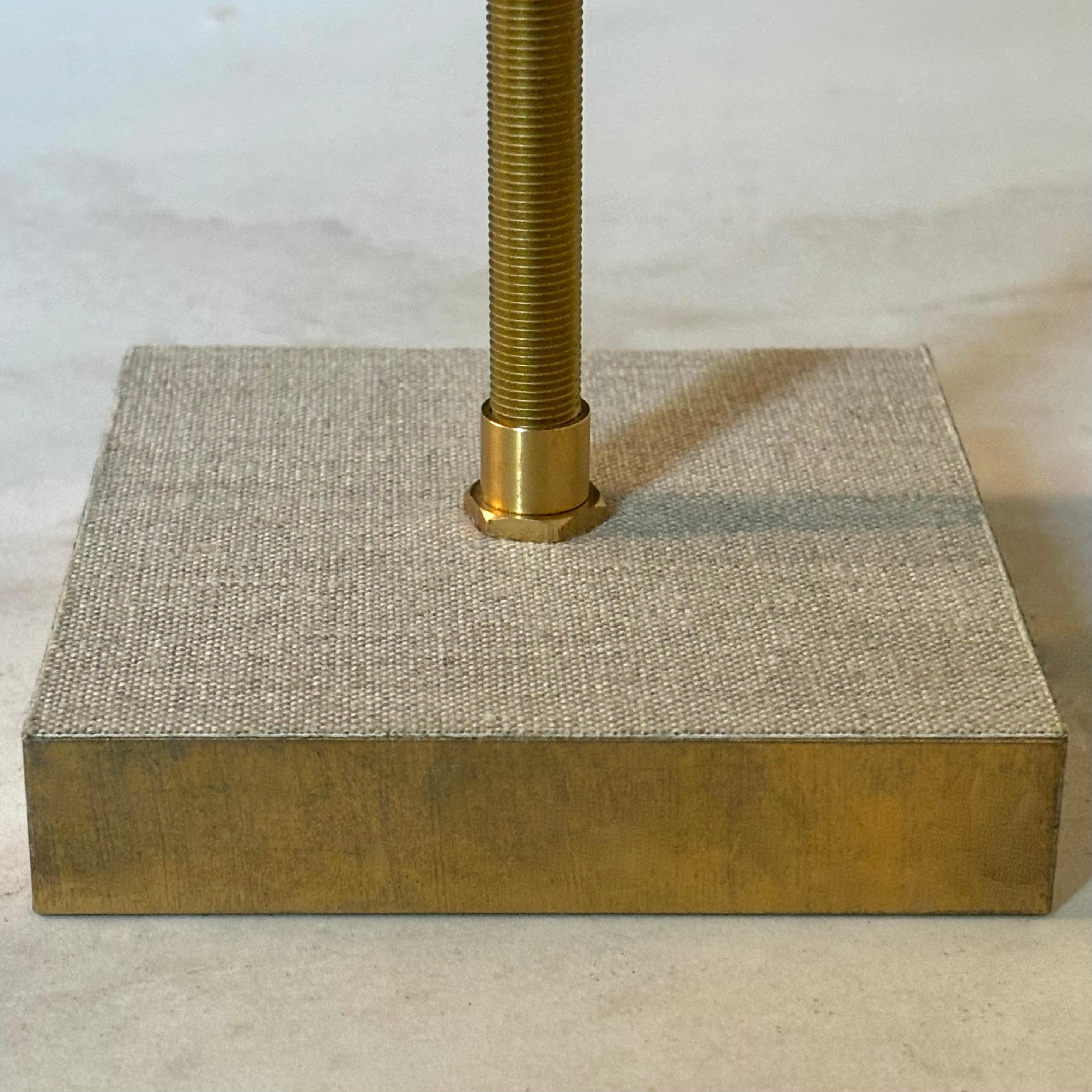 Nº 32 Lámpara de mesa artesanal de dos círculos bordados en mármol, de Sander Bottinga en venta 2