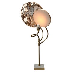 Lampe de bureau n° 32 brodée à la main en marbre à deux cercles par Sander Bottinga