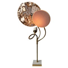 Lampe de bureau n° 32 brodée à la main en marbre à deux cercles par Sander Bottinga