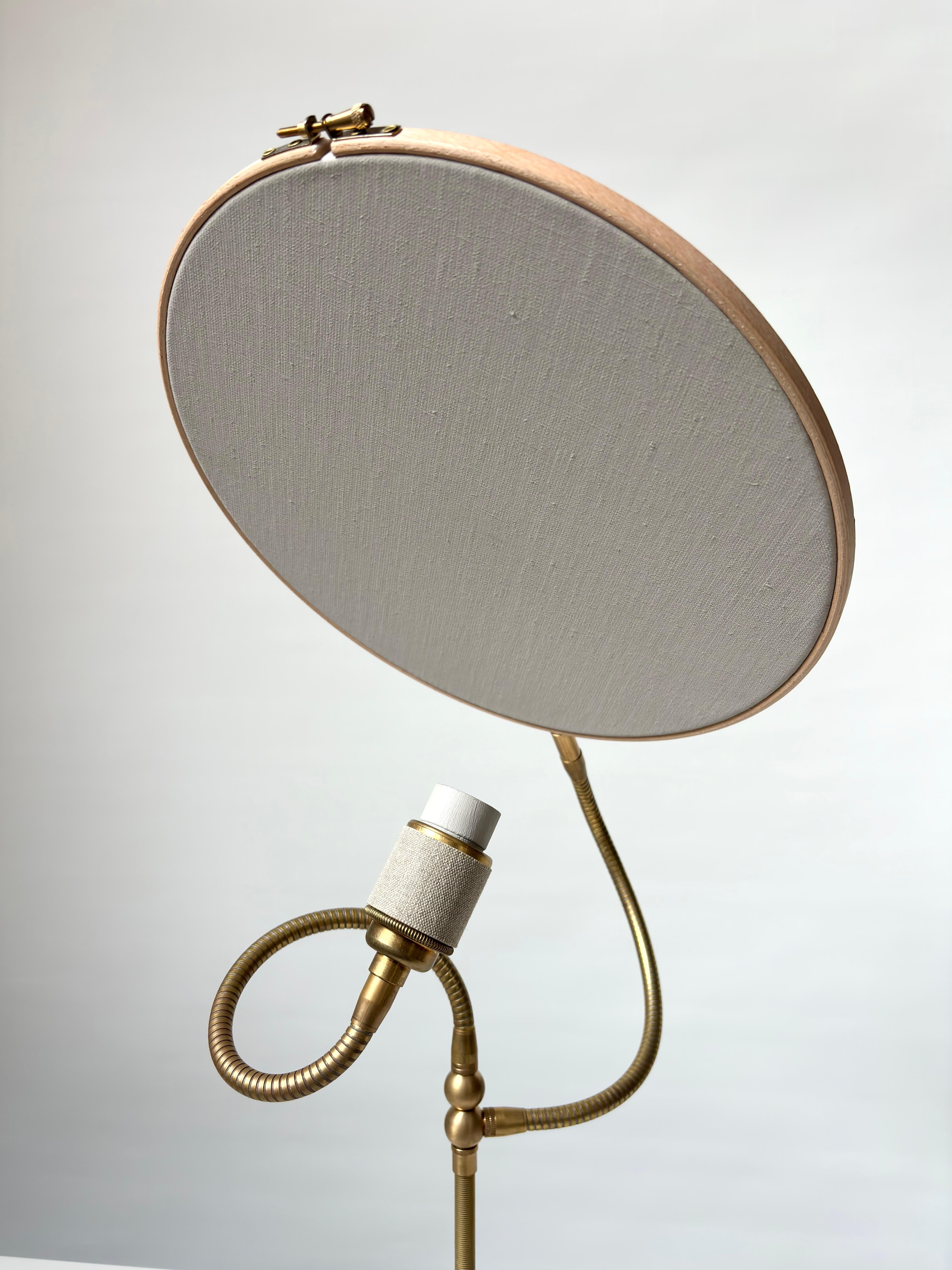 Néerlandais Lampe de table One Circle Linen n° 32 fabriquée à la main par Sander Bottinga en vente