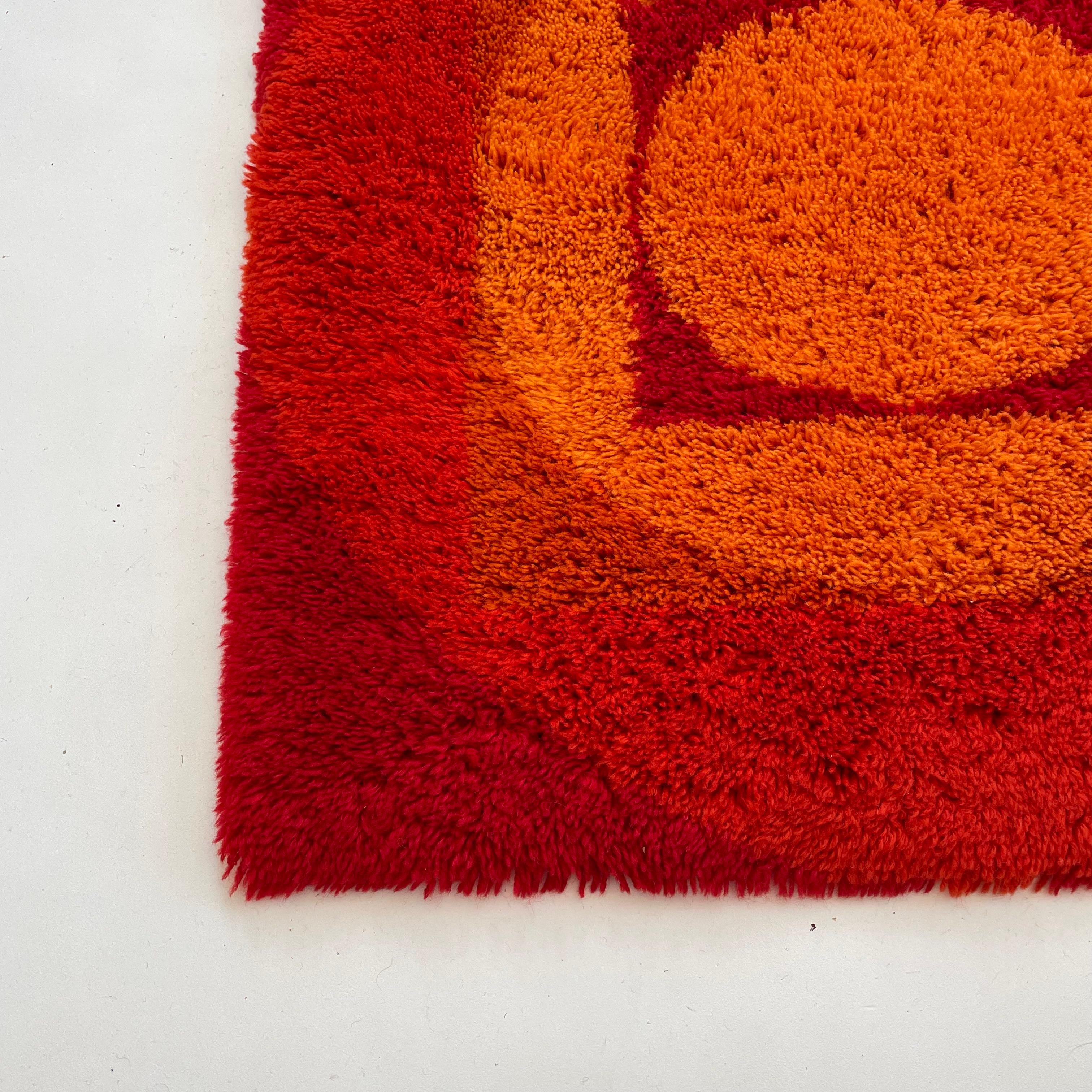 No 4 Varia Set POP ART Wall Rug by VERNER PANTON attrib for Vorwerk Germany 1970 In Good Condition For Sale In Kirchlengern, DE