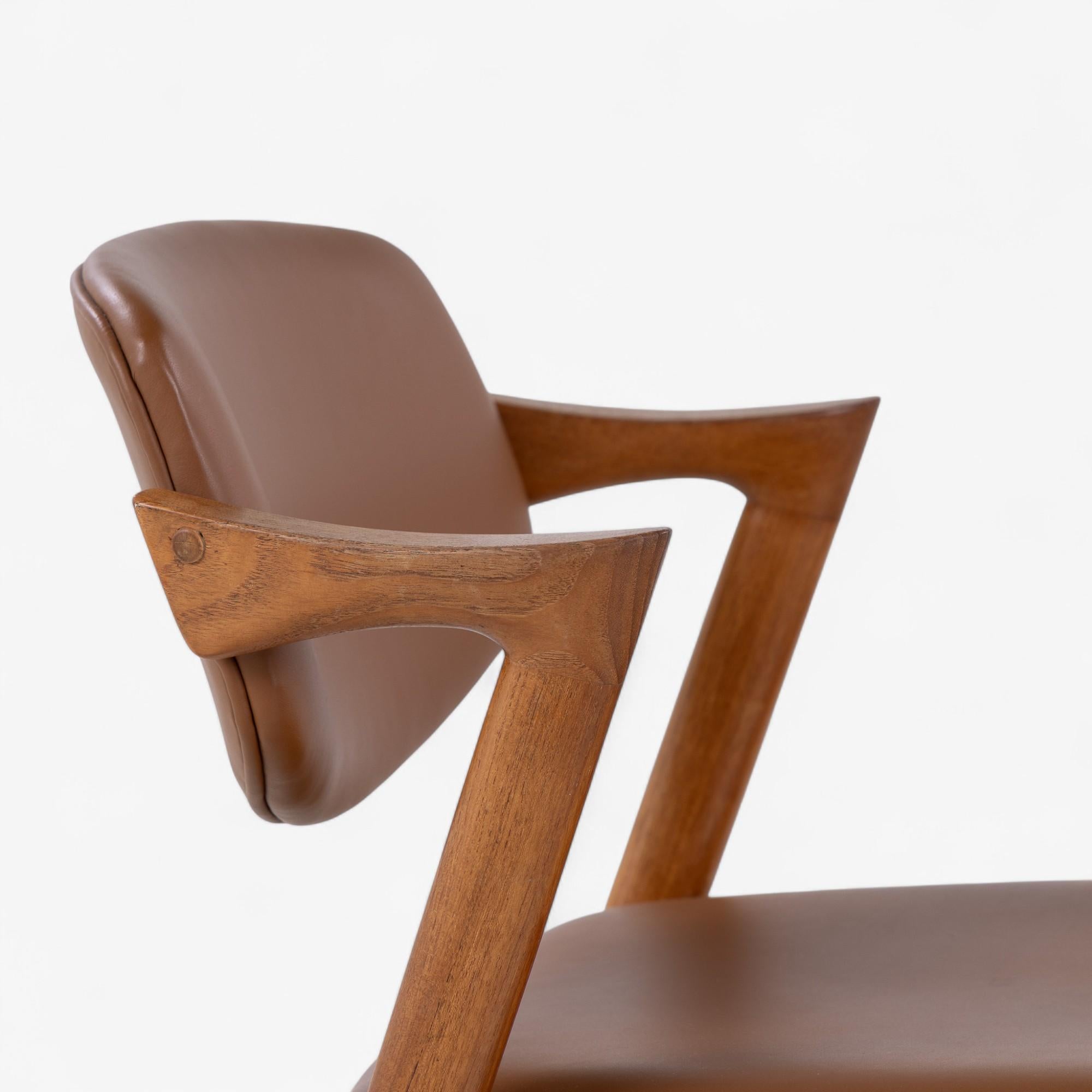 NO 42 - Set of 6 dining chairs in teak by Niels O. Møller For Sale 3