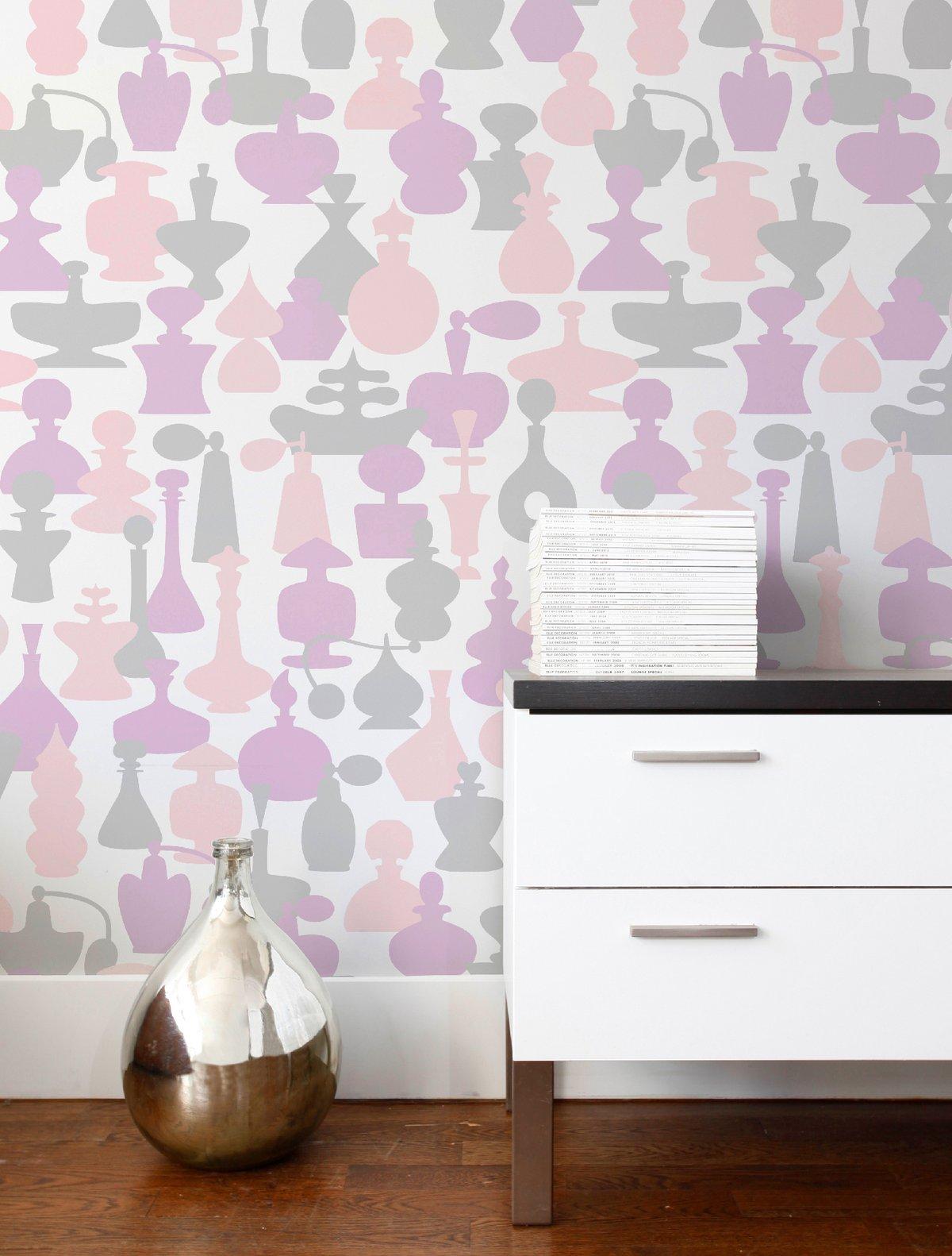 Inspired by vintage perfume bottles, this glam pattern is perfect for your powder room!

Printing: Screen-printed by hand (must be ordered in even increments). 
Material: FSC-certified paper. 
Trimming: This product may come pre-trimmed or
