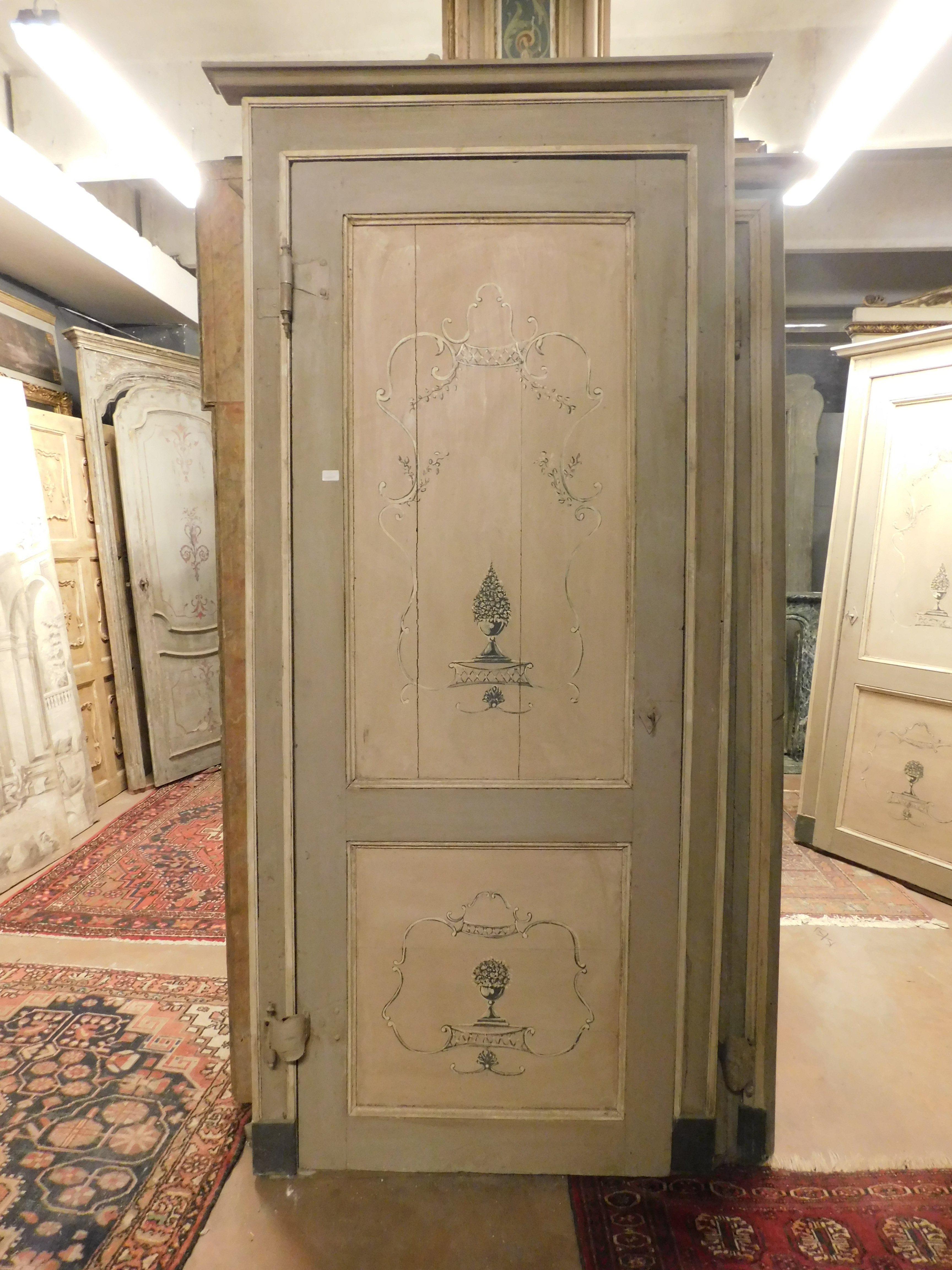 Italian No. 5 painted interior doors complete with frame, Italy For Sale