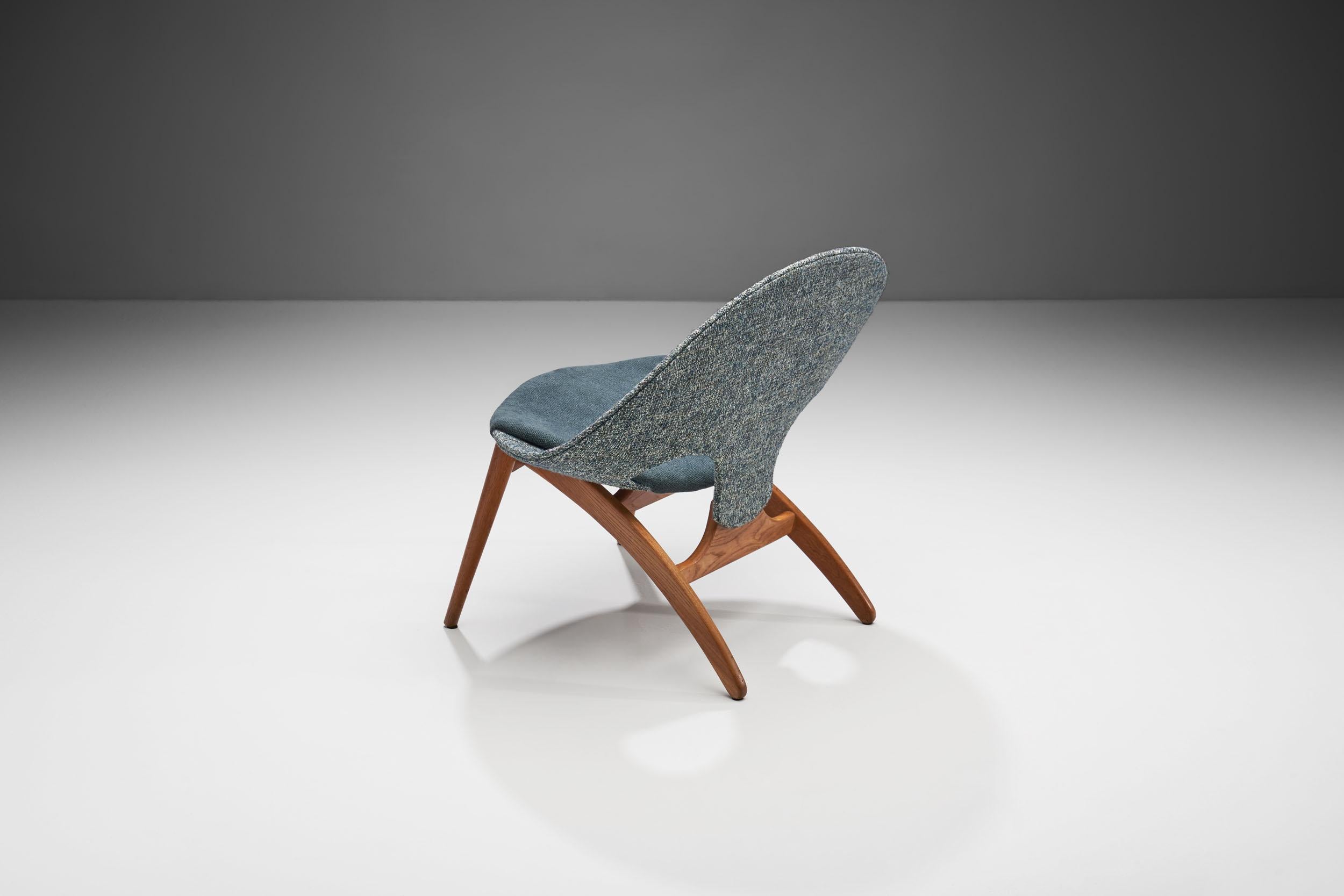 Scandinavian Modern “No. 55” Lounge Chair by Arne Hovmand-Olsen, Denmark, 1955 For Sale