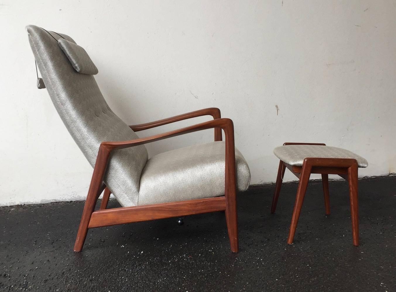 Gio Ponti for Cassina Lounge Chair and Stool No. 829 In Excellent Condition In Munich, DE