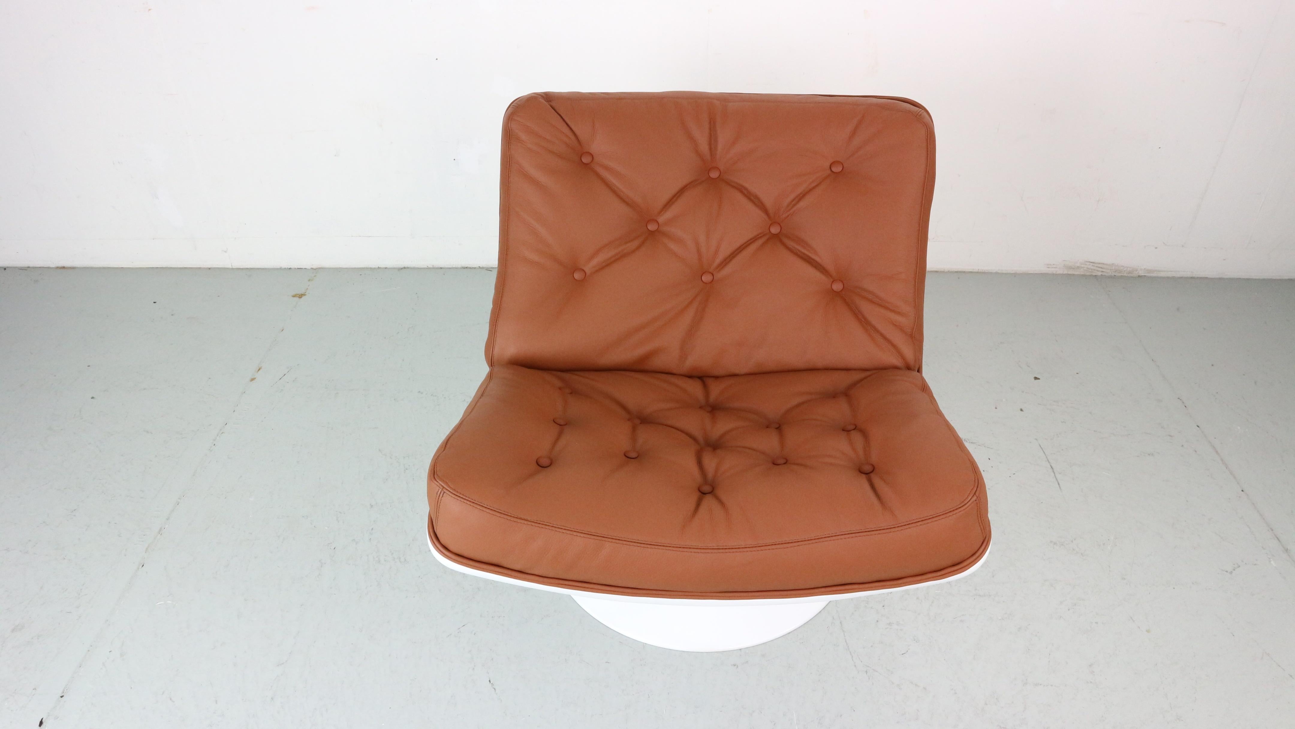 Dutch No. 976 Swivel Chair by Geoffrey Harcourt for Artifort, The Netherland For Sale