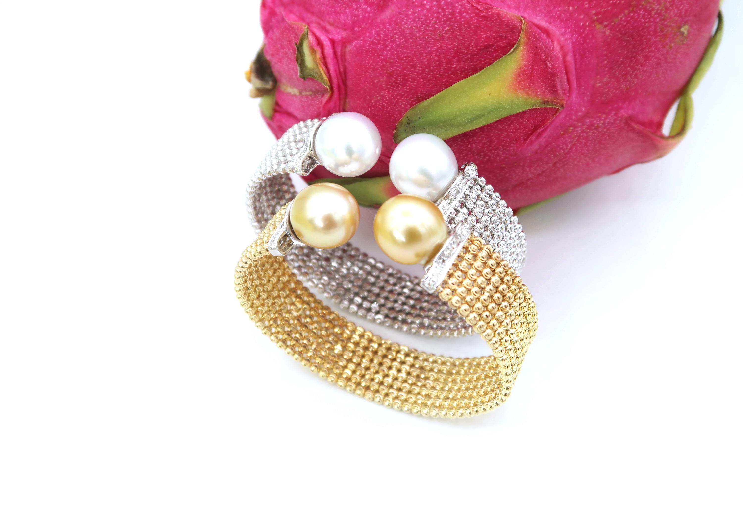 Easy-to-Wear Spring Open Bangle in 18K Gold w/ Diamonds & White South Sea Pearls For Sale 4