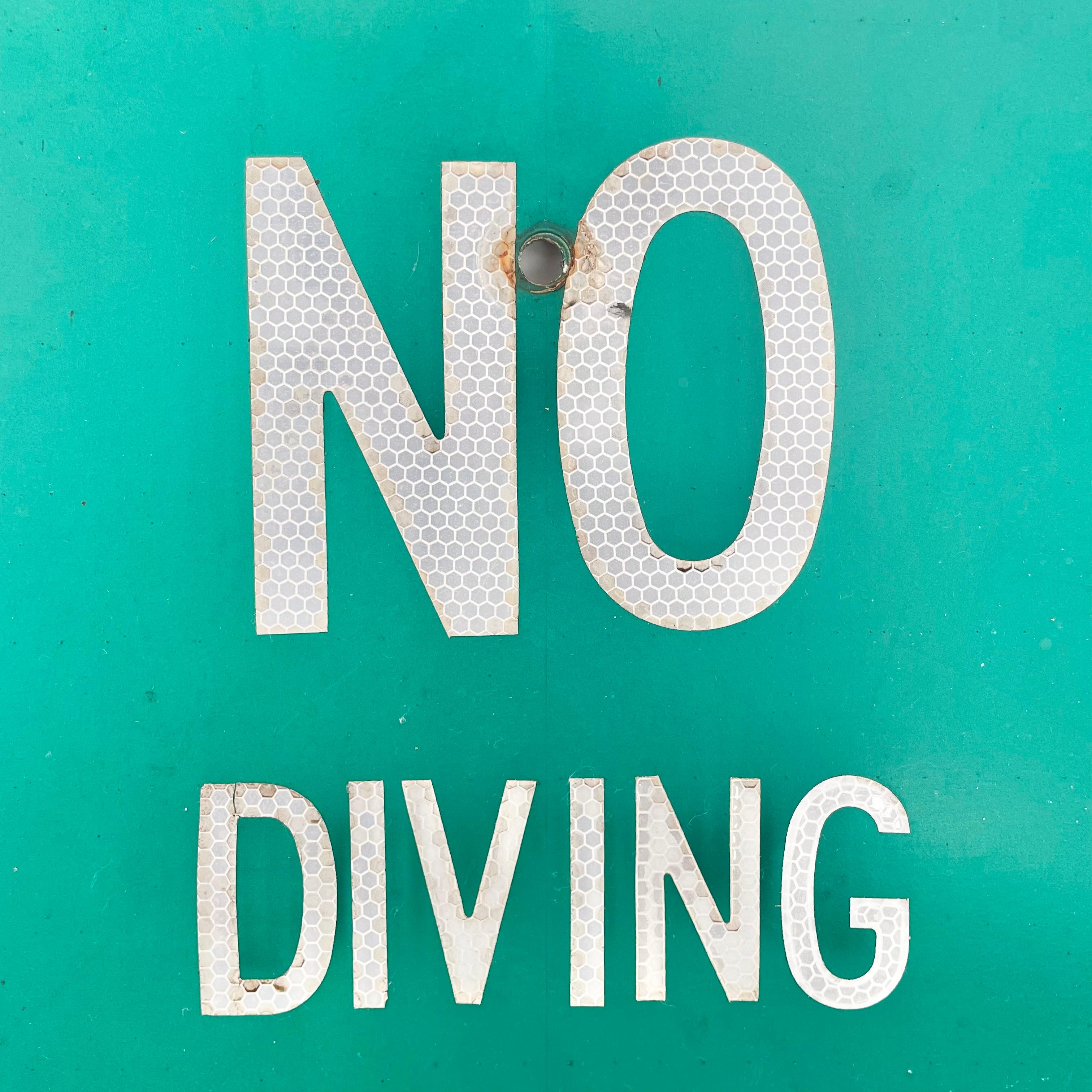 „No Diving“ POOL-Schild, 1980er Jahre, USA im Angebot 3