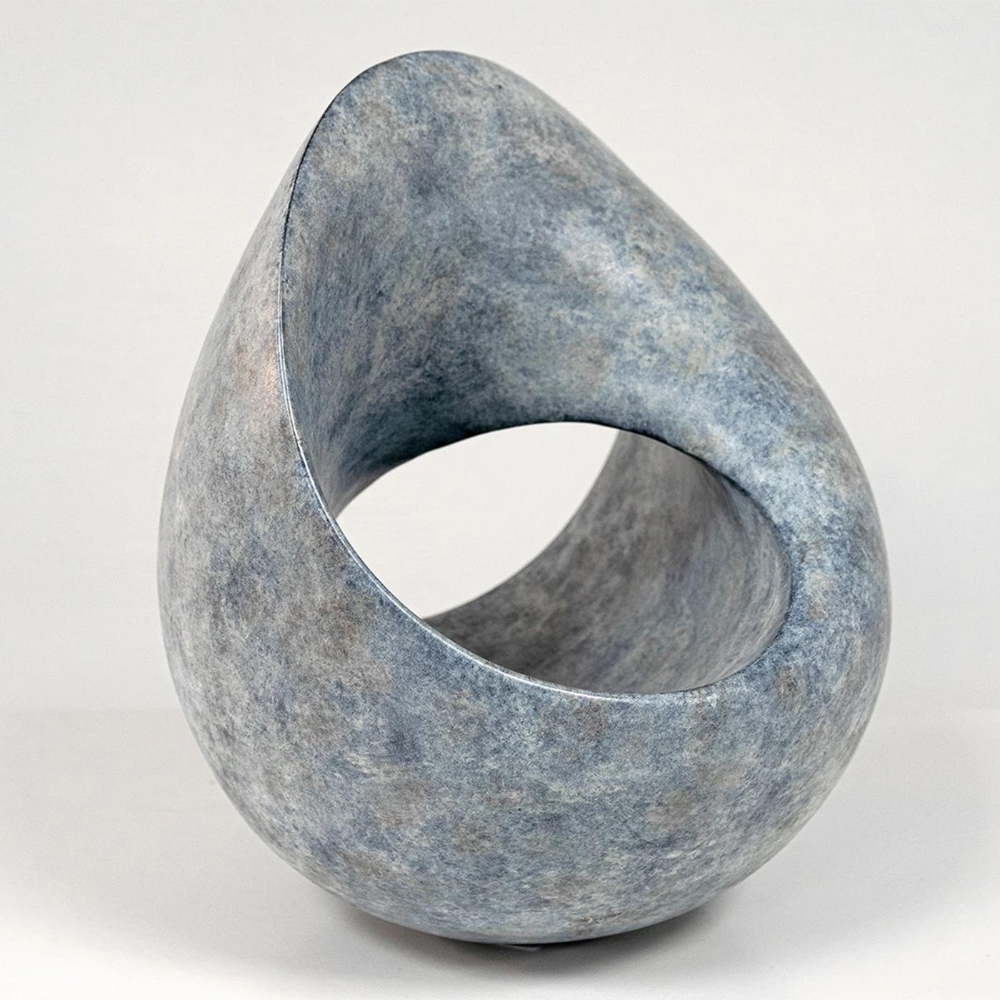 Scultura senza fine in bronzo blu 
tutti in bronzo massiccio con finitura blu.