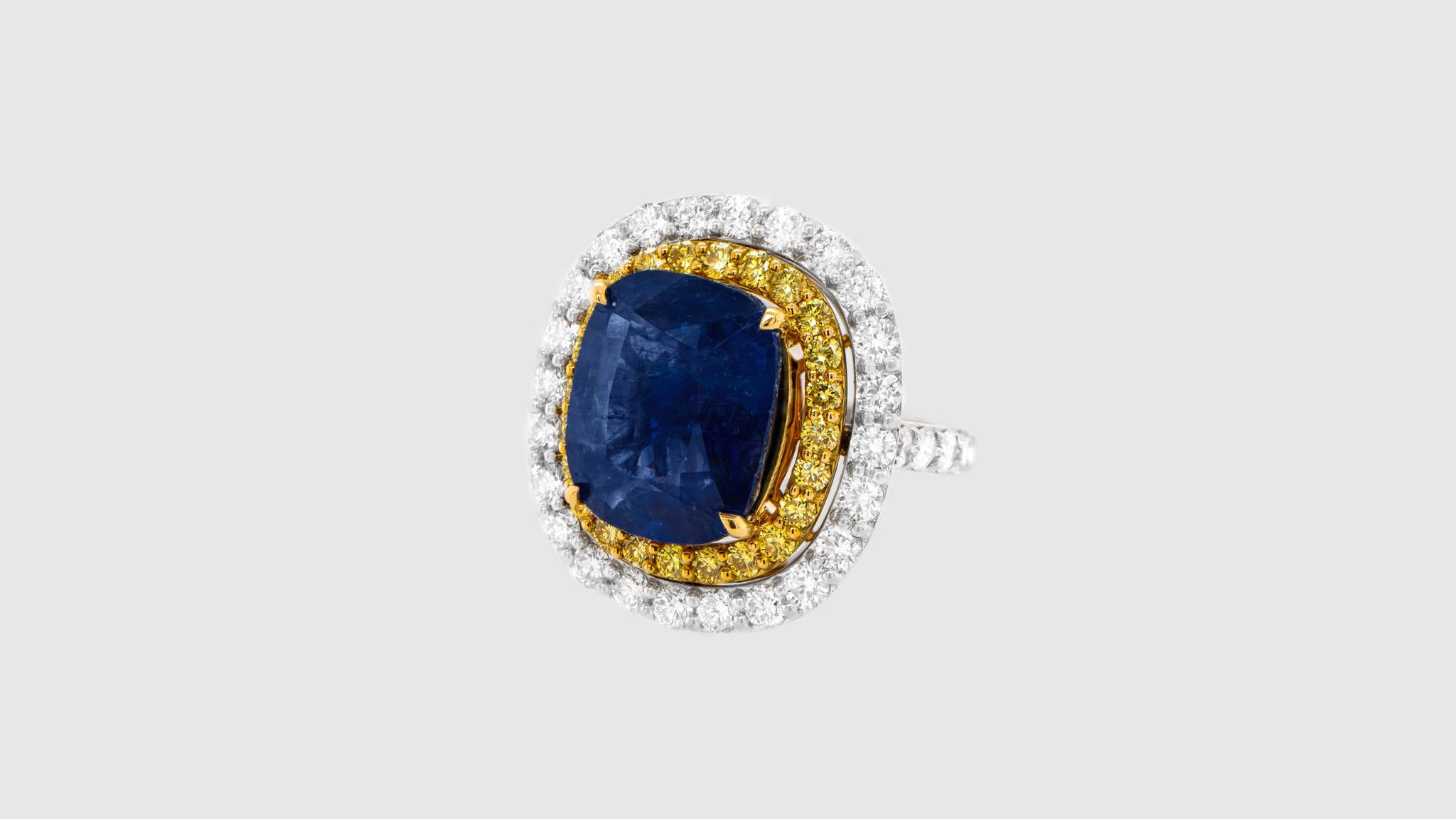 Contemporary No Heat 18 Carat Sapphire Ring with Double Diamond Halo For Sale