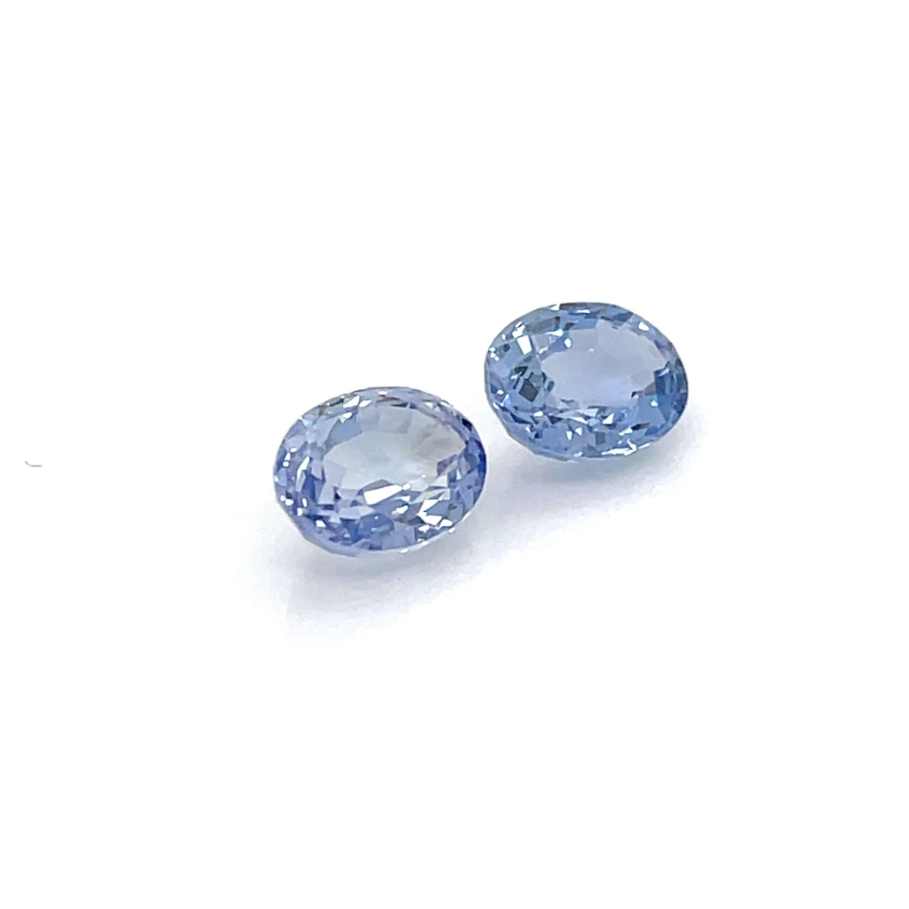Contemporain 2 saphirs bleus ovales non chauffés de 4,37 carats en vente