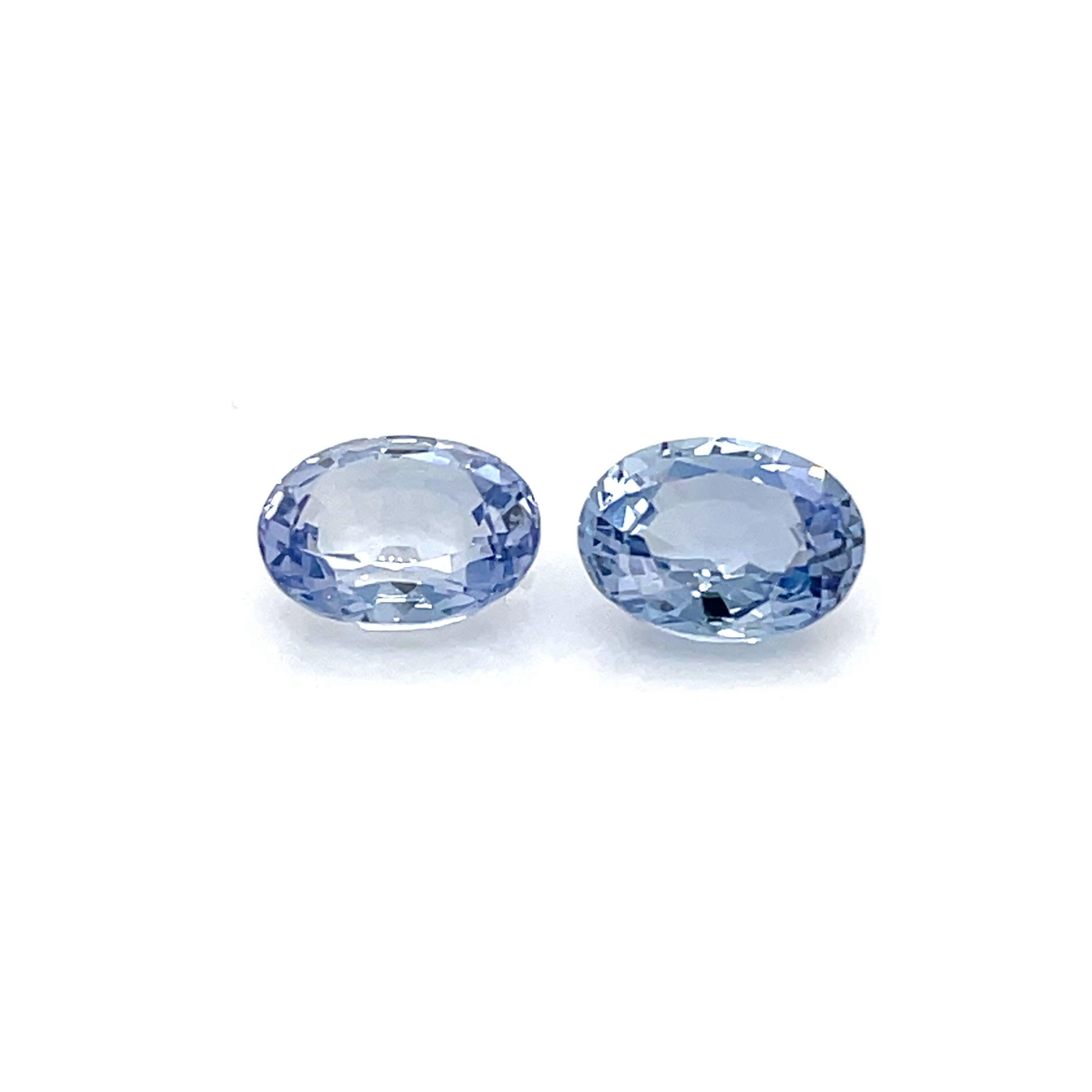 Round Cut No Heat 2 Oval Blue Sapphires 4.37cts For Sale