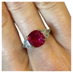 Vintage No-Heat Burma Ruby 3.15 Carat Ring AGL certified with Kite Shape Diamond Sides