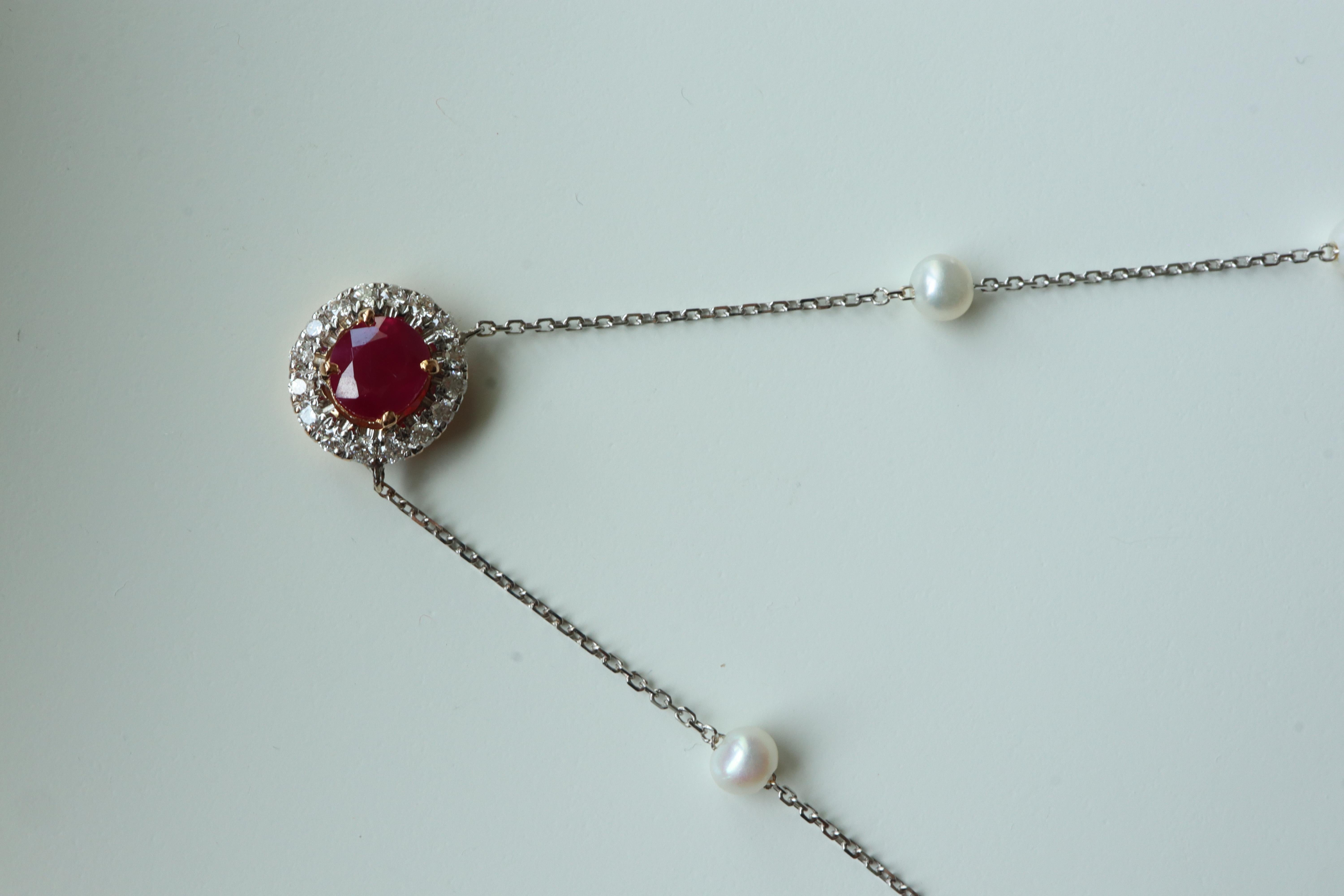 Halskette aus unbehandeltem Burma-Rubin mit natürlichen Diamanten und Akoya-Perlen (Art déco) im Angebot