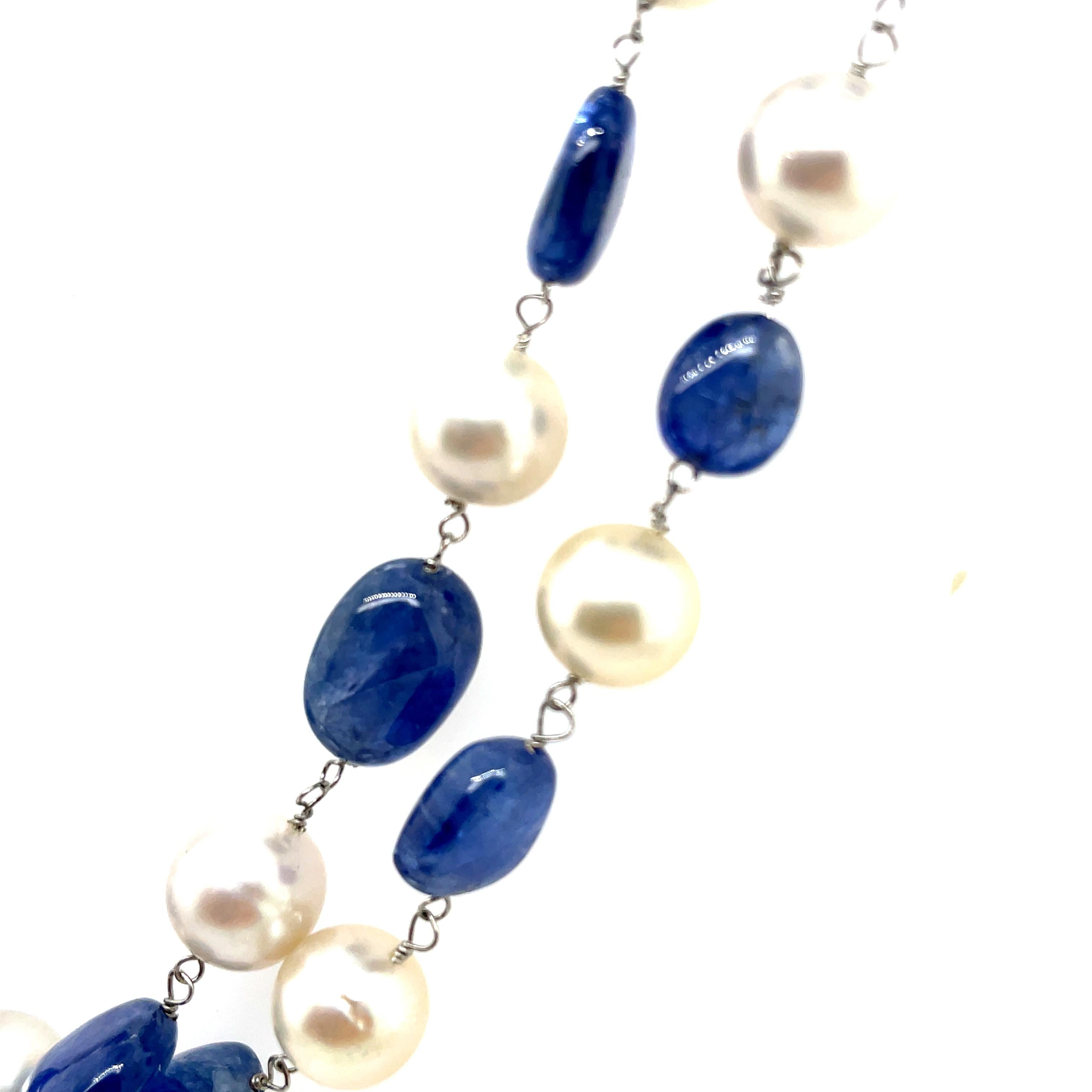 Contemporain Collier de perles de saphir de Birmanie Cts 253 et perles des mers du Sud, sans chaleur en vente