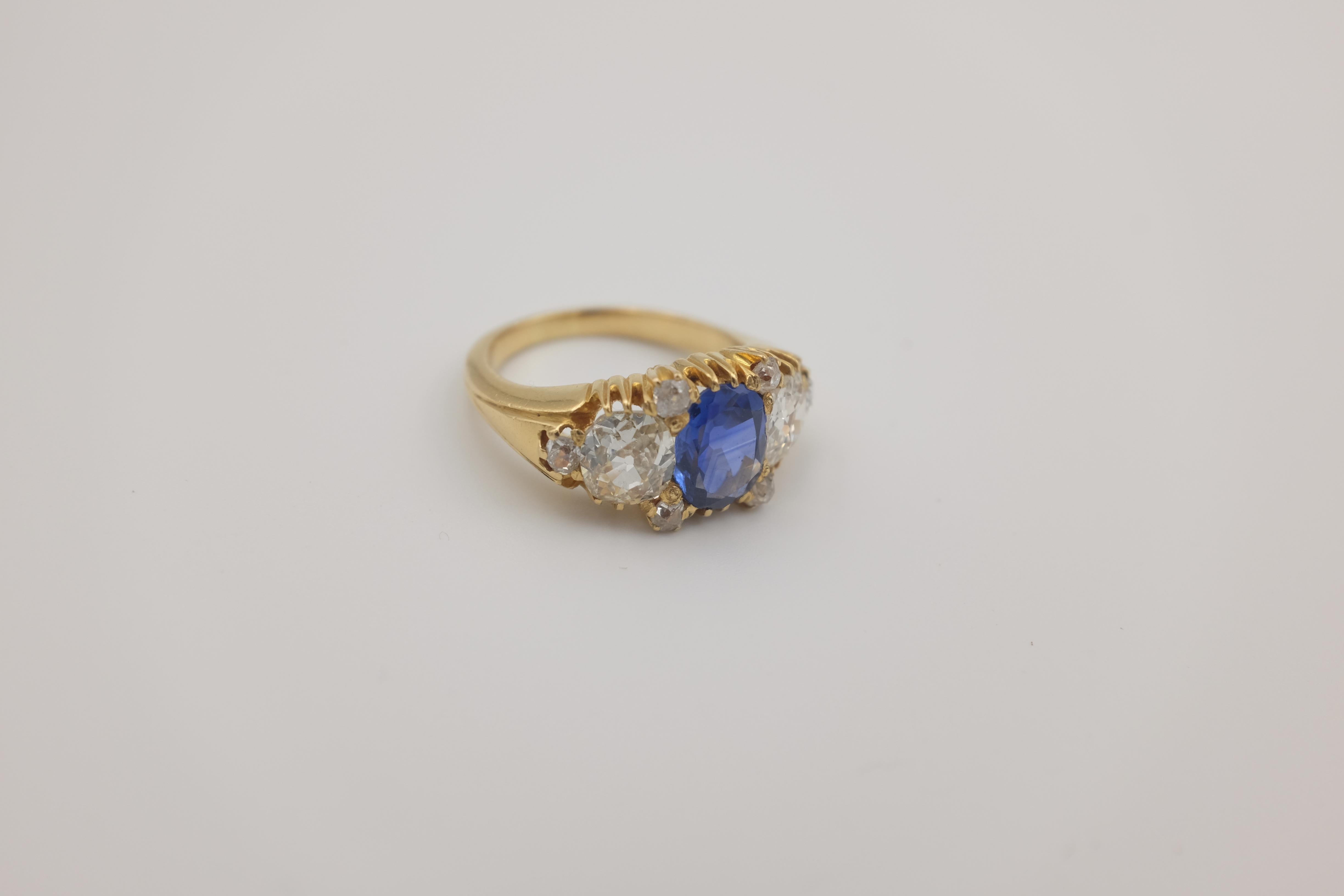 No Heat Kashmir Sapphire with Old Cut Diamonds In Good Condition For Sale In Miami Beach, FL