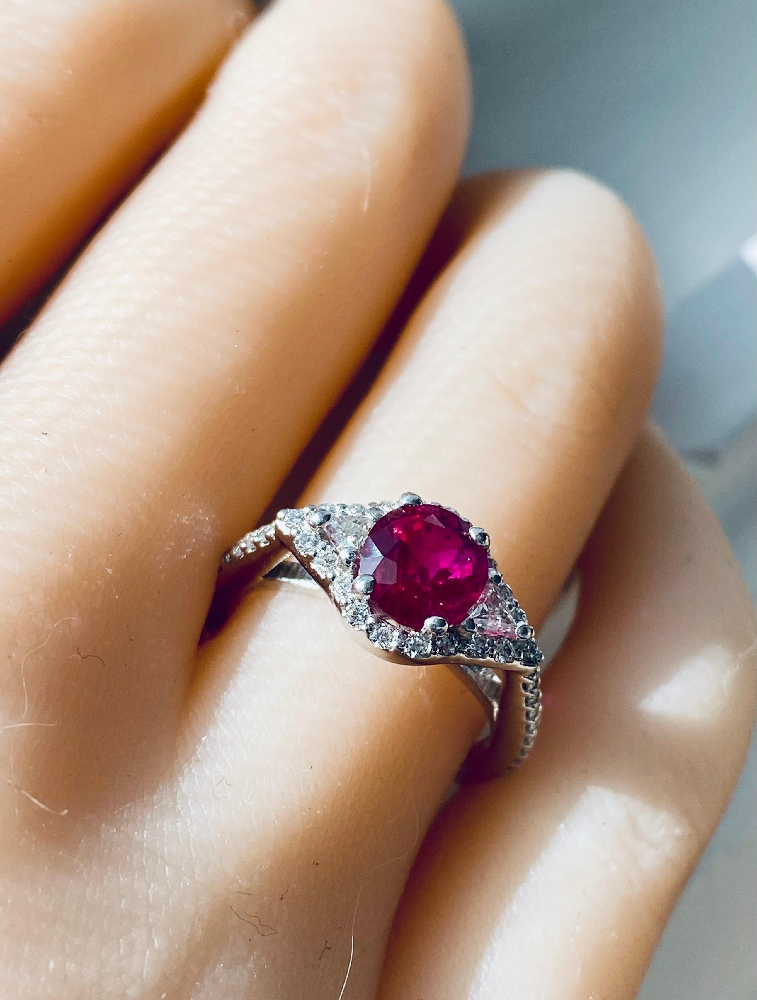 GIA Certified No Heat  Burma Ruby 1.63 Carat Diamond 0.90 Carat Platinum Ring    In New Condition For Sale In New York, NY