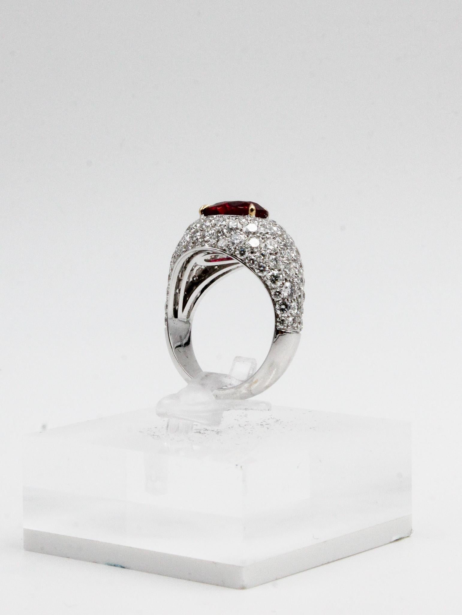 Anello Cuore in Rubino Sangue di Piccione No Heat con Pavé di Diamanti, Gübelin & GRS in vendita 2