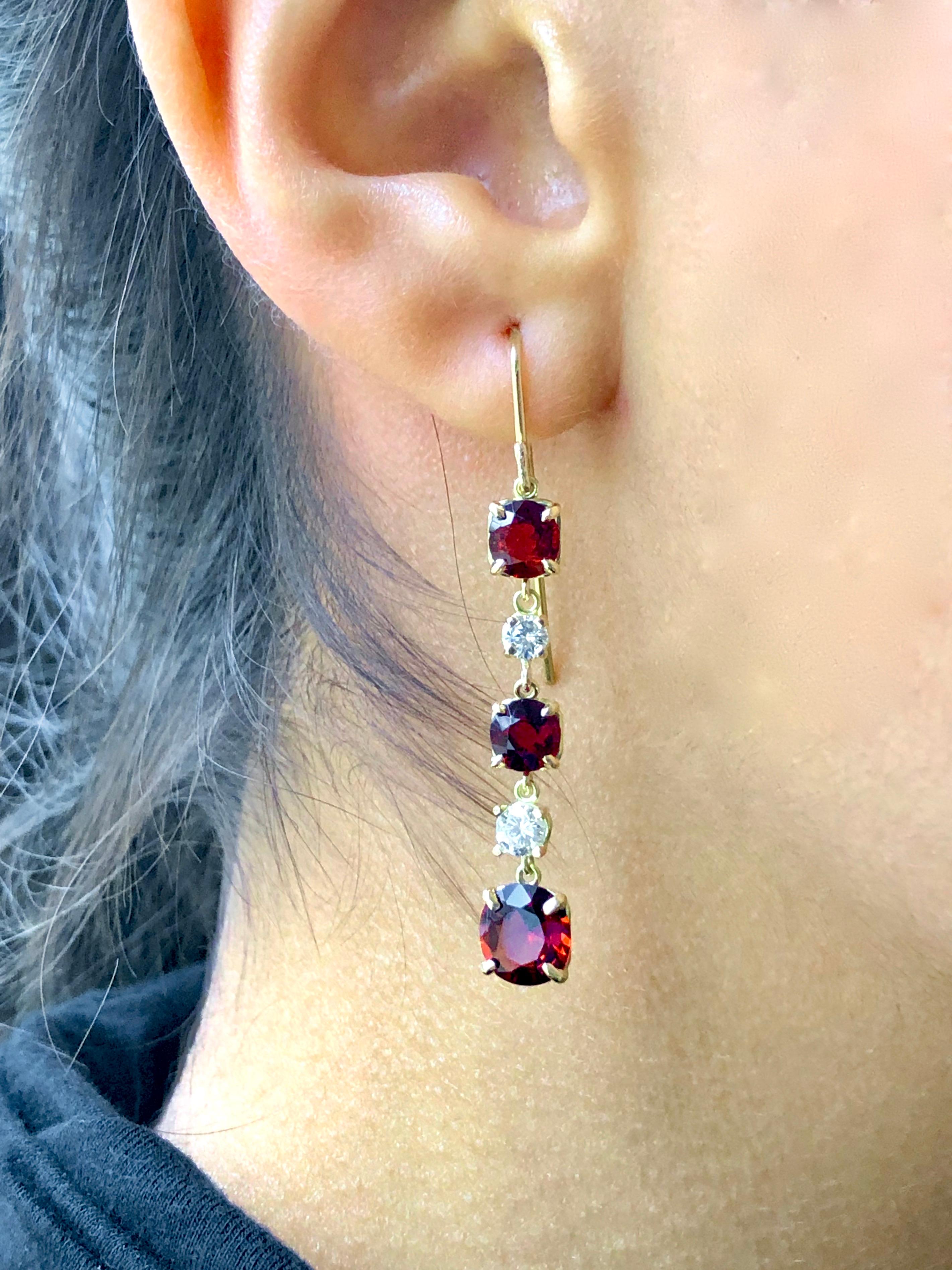 Emeralds Maravellous 6.79 Carats No Heat Red Spinel and Diamond 18K Drop Earring For Sale 4