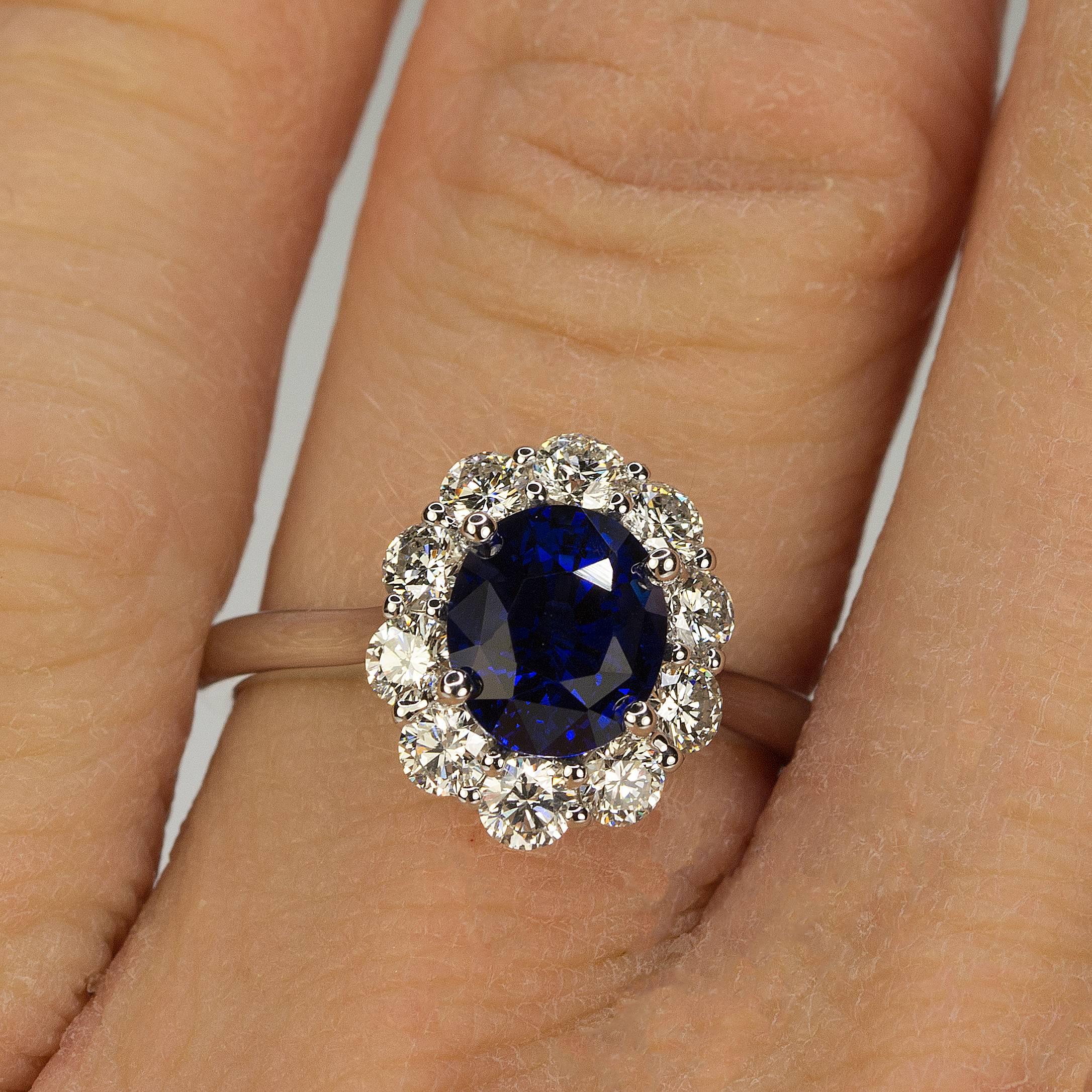 Women's or Men's No Heat Sapphire and Diamond Gold Ring