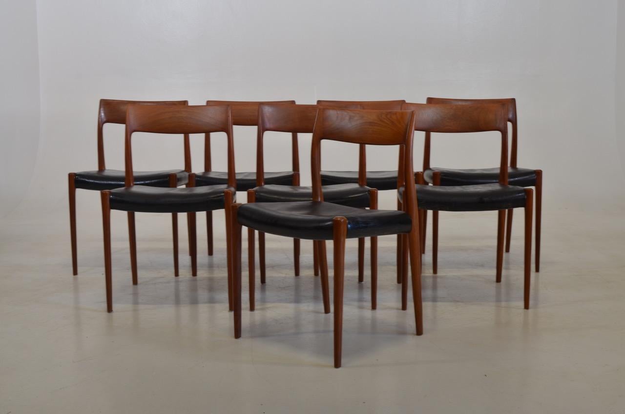 N.O. Møller Teak Dining Chairs, Set of Eight by Møllers Møbelfabrik in Denmark In Good Condition In Copenhagen, DK