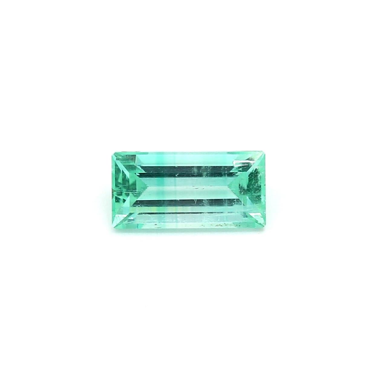 An amazing Russian Emerald which allows jewelers to create a unique piece of wearable art.
This exceptional quality gemstone would make a custom-made jewelry design. Perfect for a Ring or Pendant.

Shape - Baguette
Weight - 1.11 ct
Treatment -