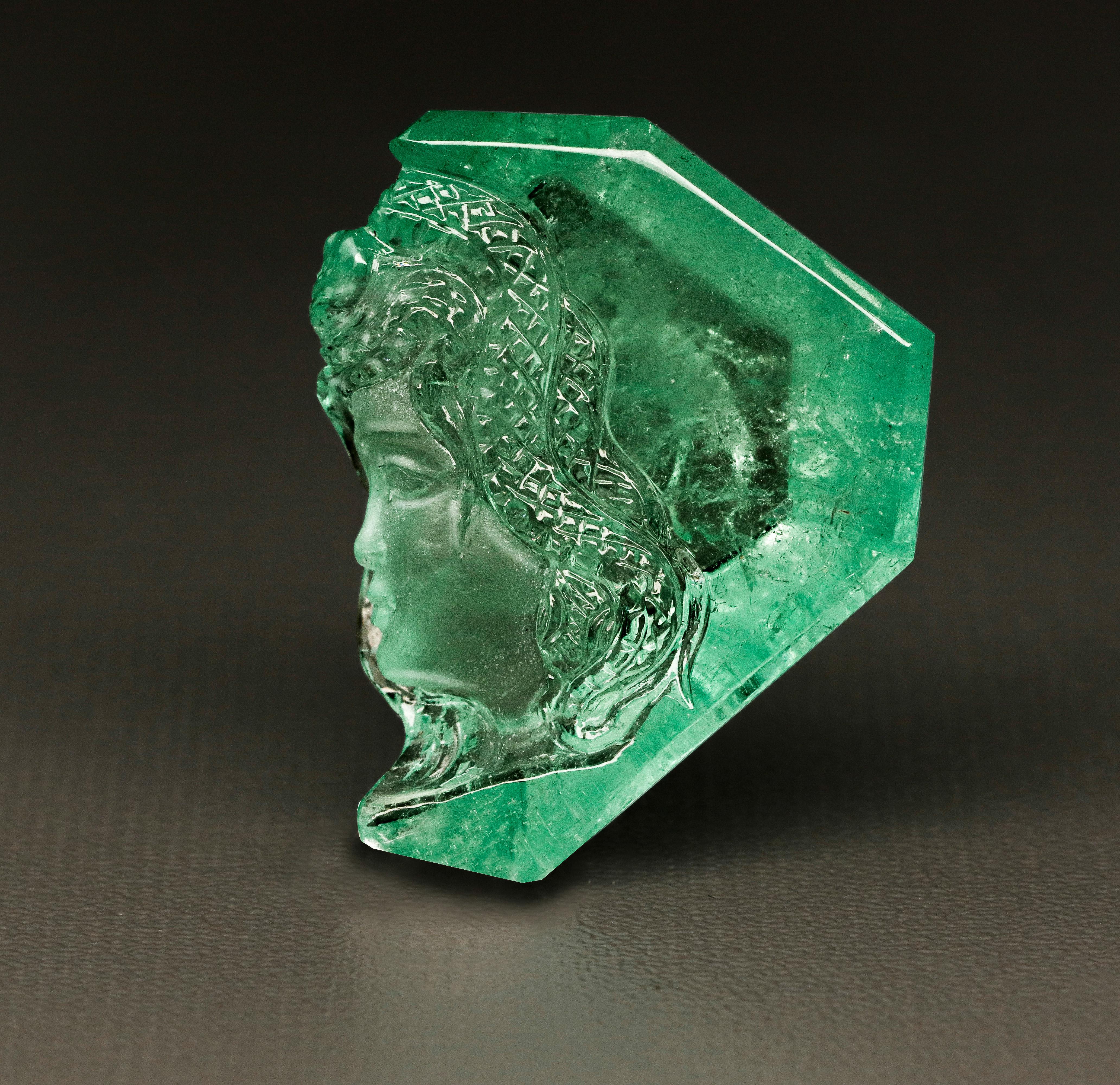 A figure of Medusa Gorgon seems to be frightening and dangerous, but if you remember her story, then Medusa was an innocently killed heroine who suffered because of her beauty

This No Oil Emerald carving shows both sides of Medusa’s soul -