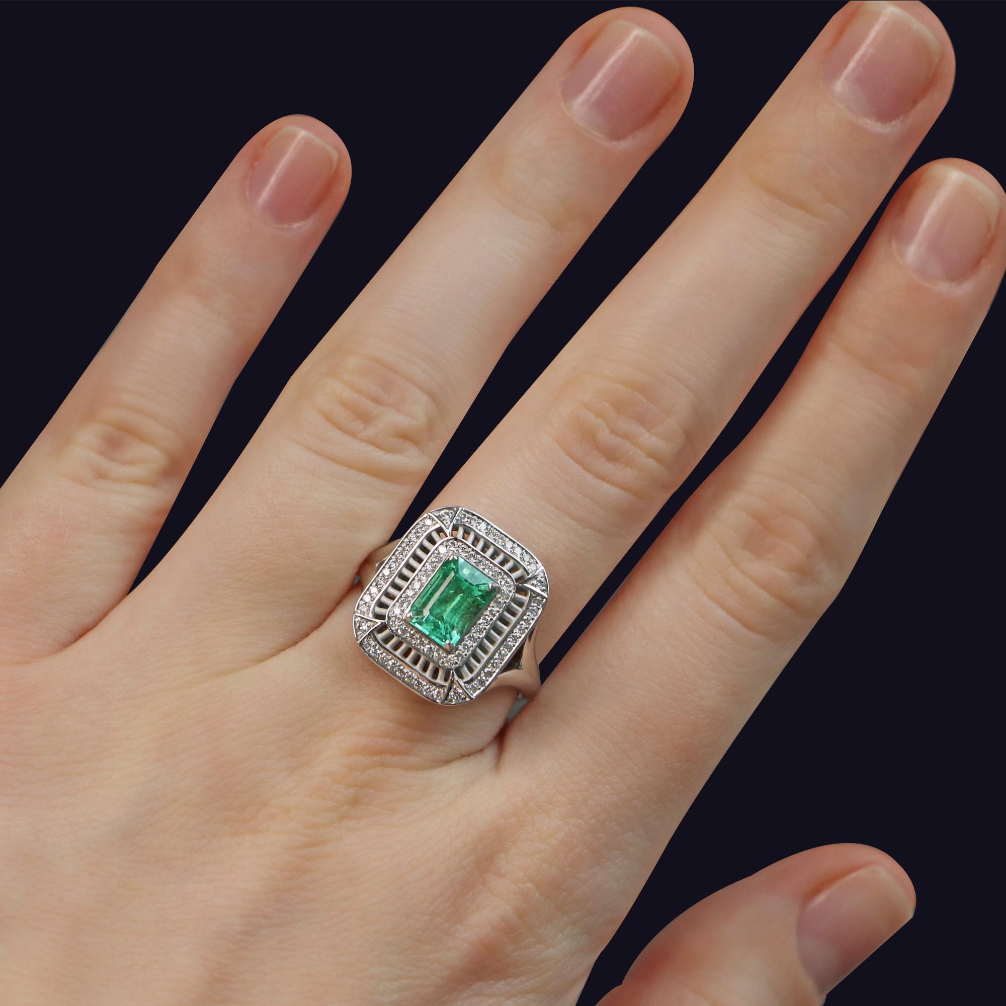 No Oil Smaragdschliff 18K Gold Diamanten Ring ICL zertifiziert Damen im Angebot