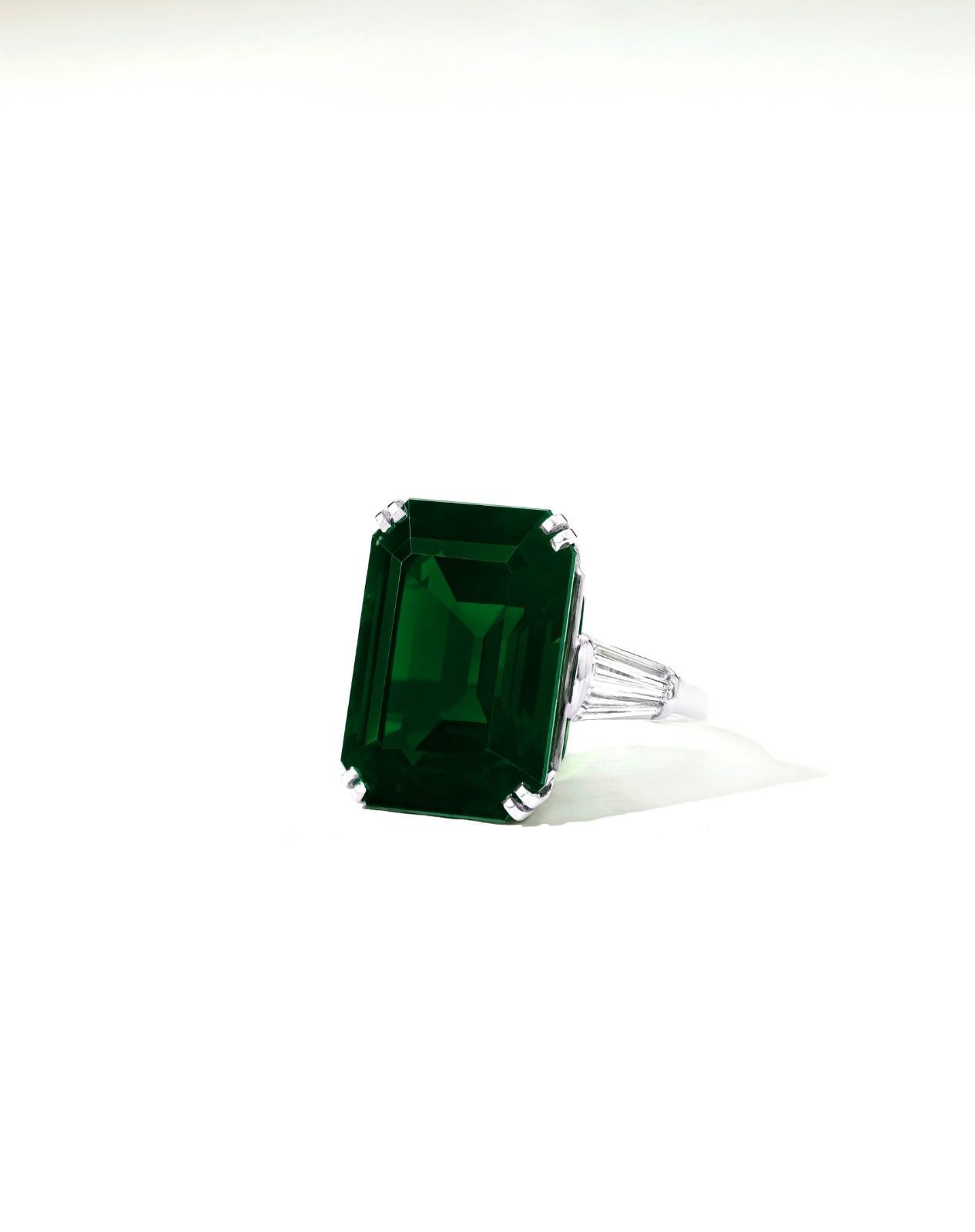 Platinring NO OIL Investment grade GIA zertifiziert 8,84 Grüner Smaragd Diamant Platinring (Zeitgenössisch) im Angebot