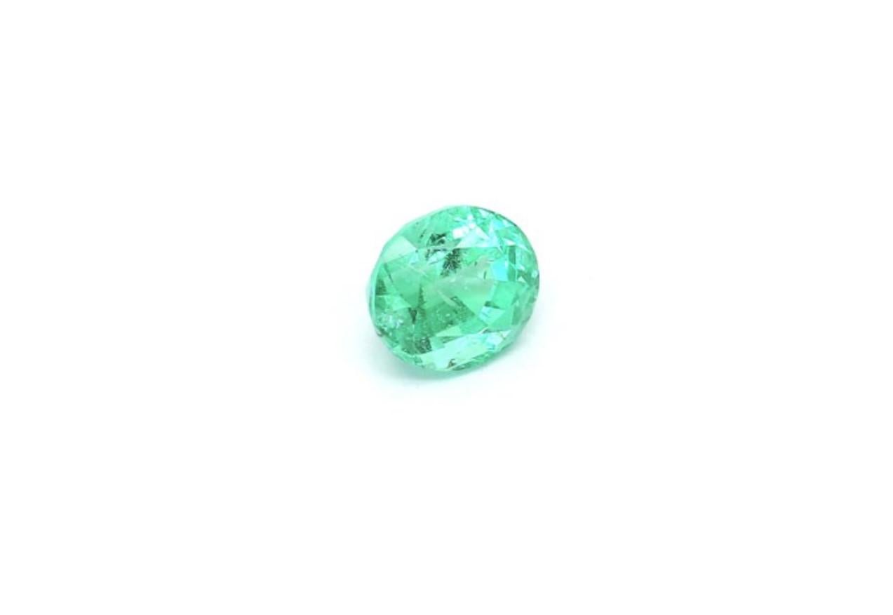 Modern No Oil Oval Shape Loose Emerald from Russia 1.38 Carat For Sale