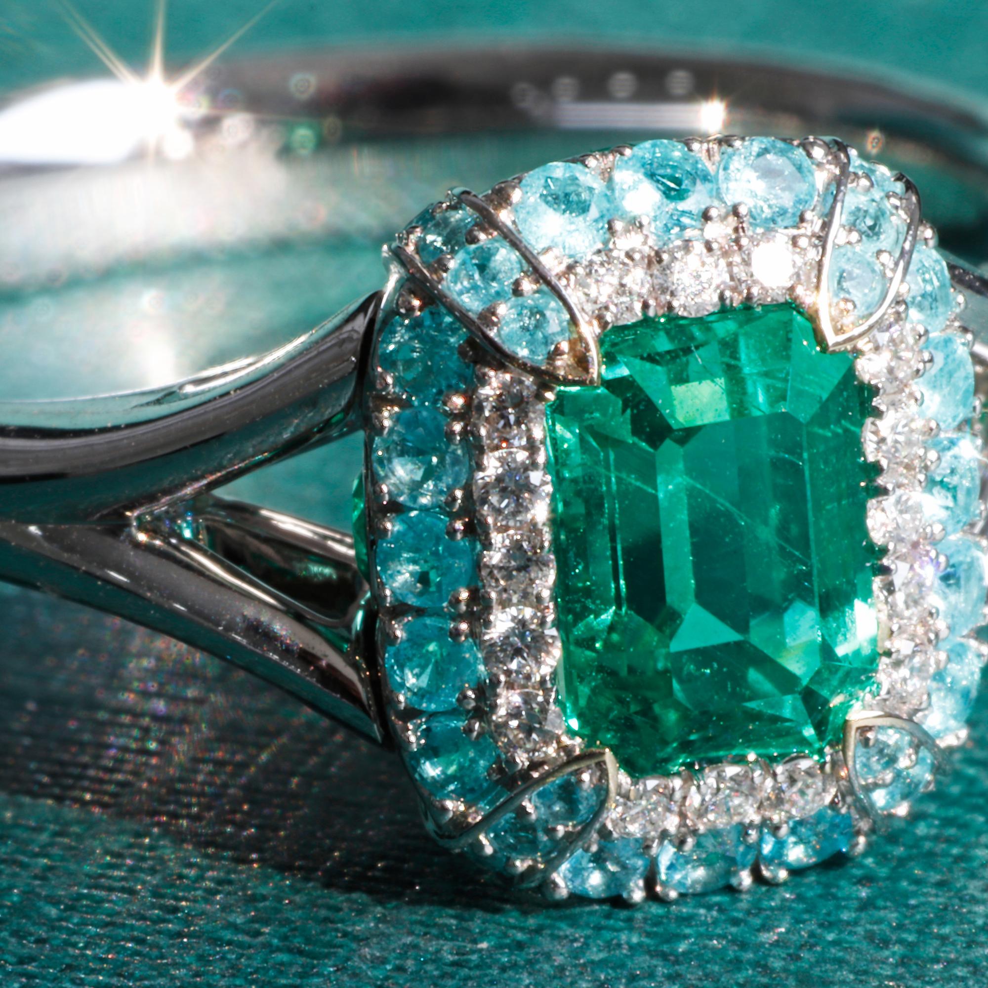 Emerald Cut No-Oil Russian Emerald Paraiba 18 Karat Gold Diamond Ring For Sale