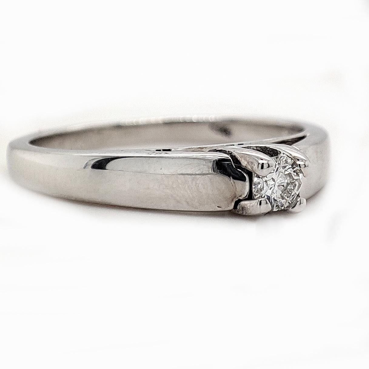 Art Deco NO RESERVE 0.10CT E/VS1  Solitaire Engagement Diamond Ring 14K White Gold For Sale