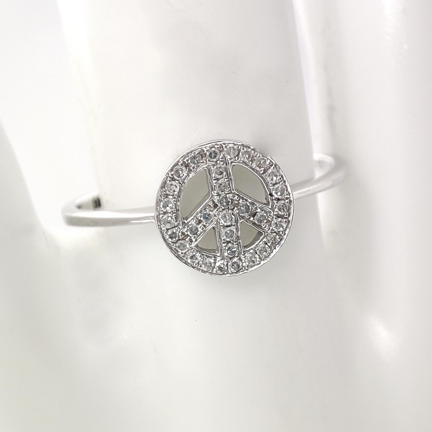 Round Cut NO RESERVE 0.11CT Diamond Piece and Love 9K White Gold For Sale