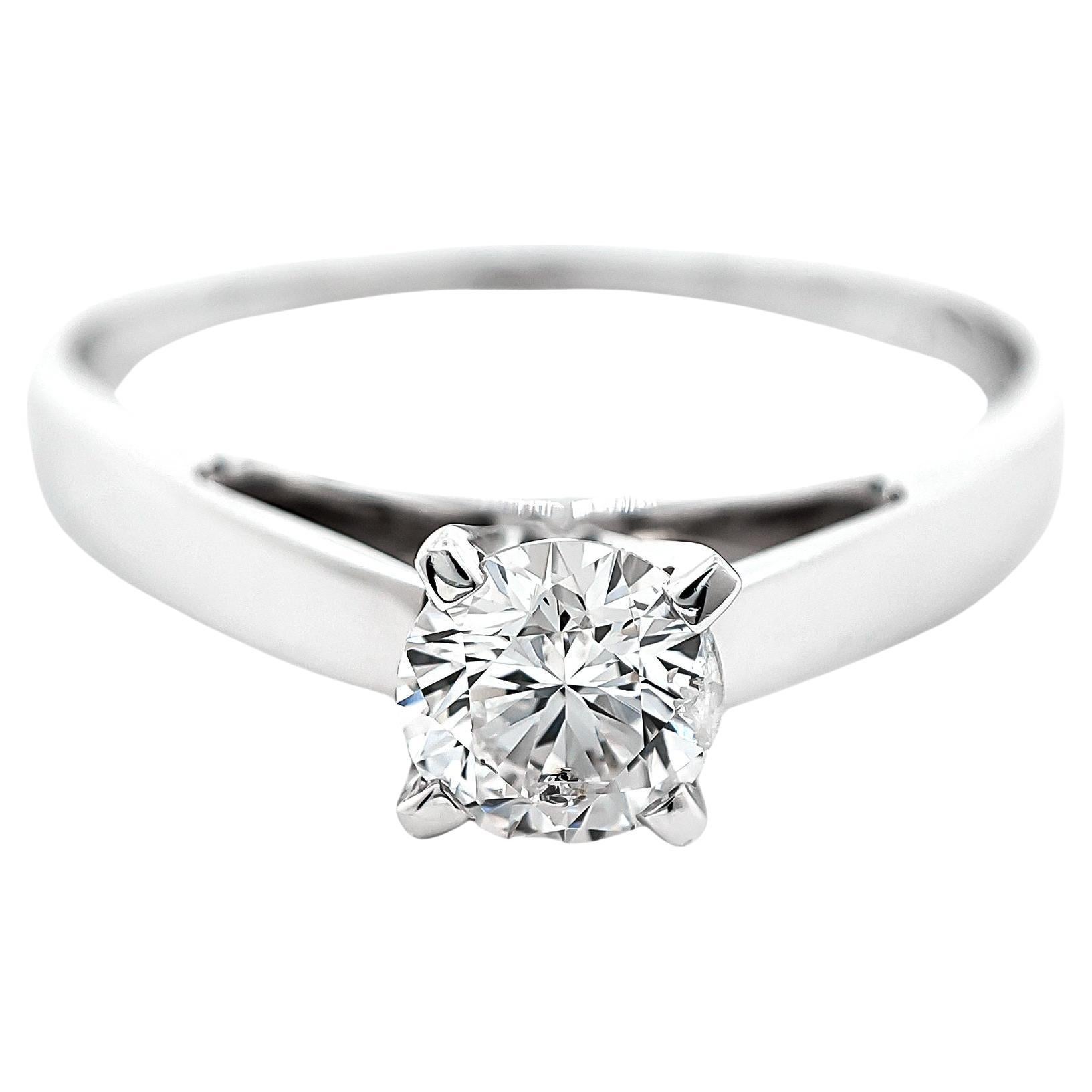 0,35 ct Anillo de compromiso de diamantes solitario de oro blanco de 14 quilates en venta