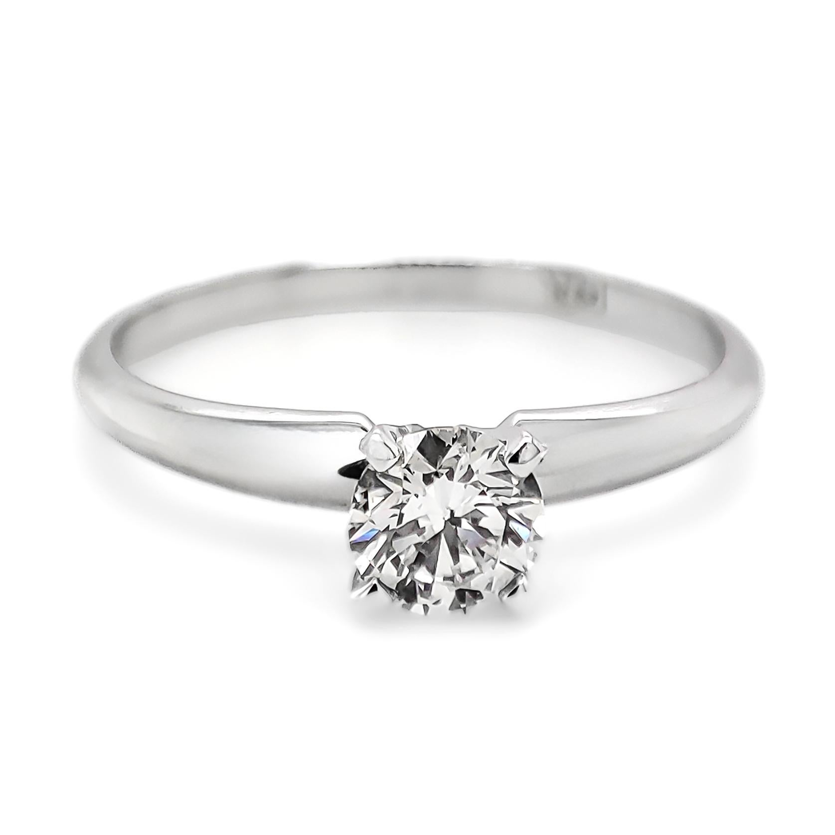 FOR US CUSTOMER NO VAT!

This elegant ring features a dazzling 0.40 carat diamond with exceptional clarity VS2 and a brilliant. The diamond is set in a classic 14K white gold band, adding a touch of timeless sophistication.

With a size of 7 US,