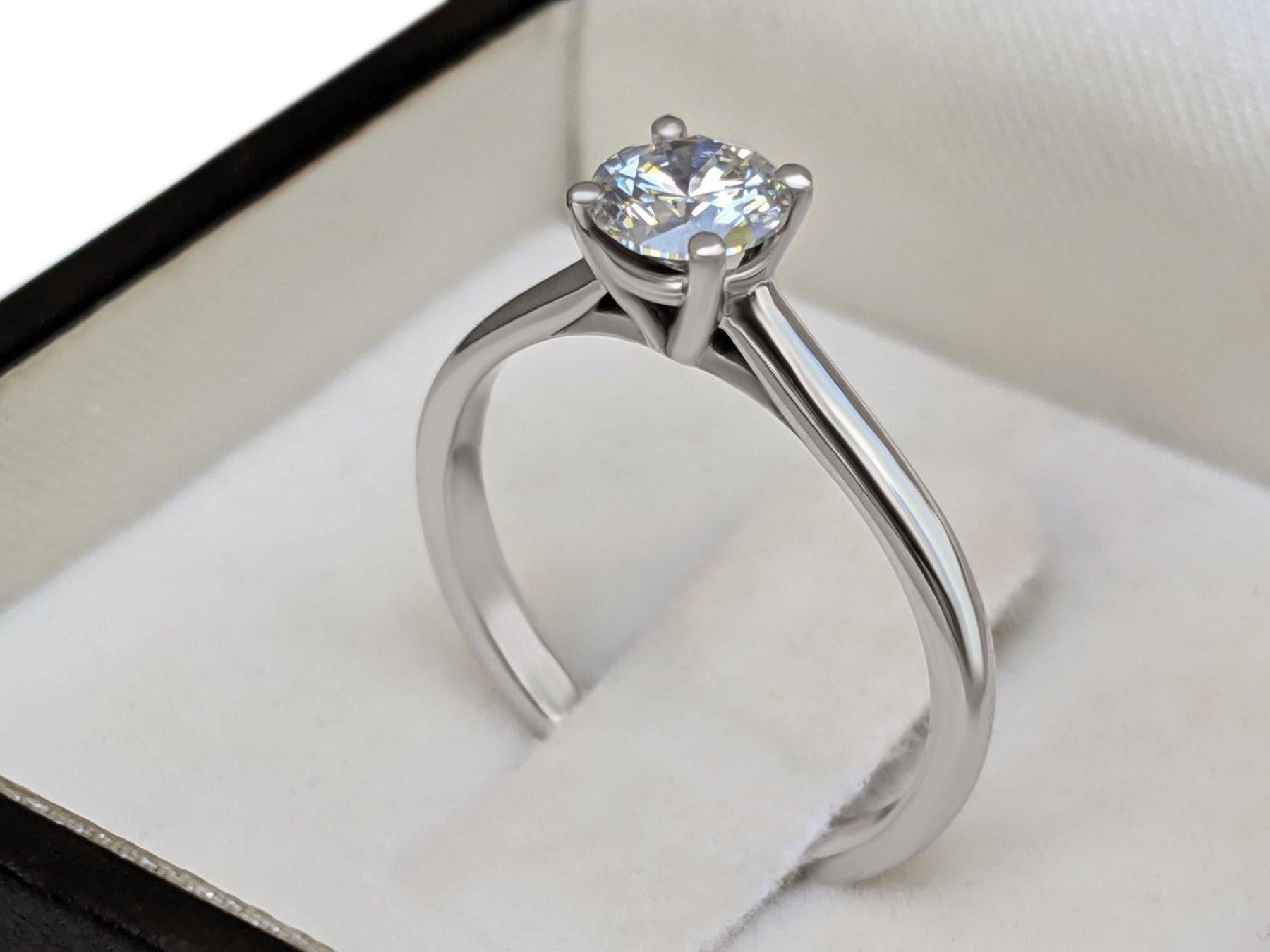 Art Deco NO RESERVE!  0.50 Carat Diamond - 14K White Gold - Ring For Sale