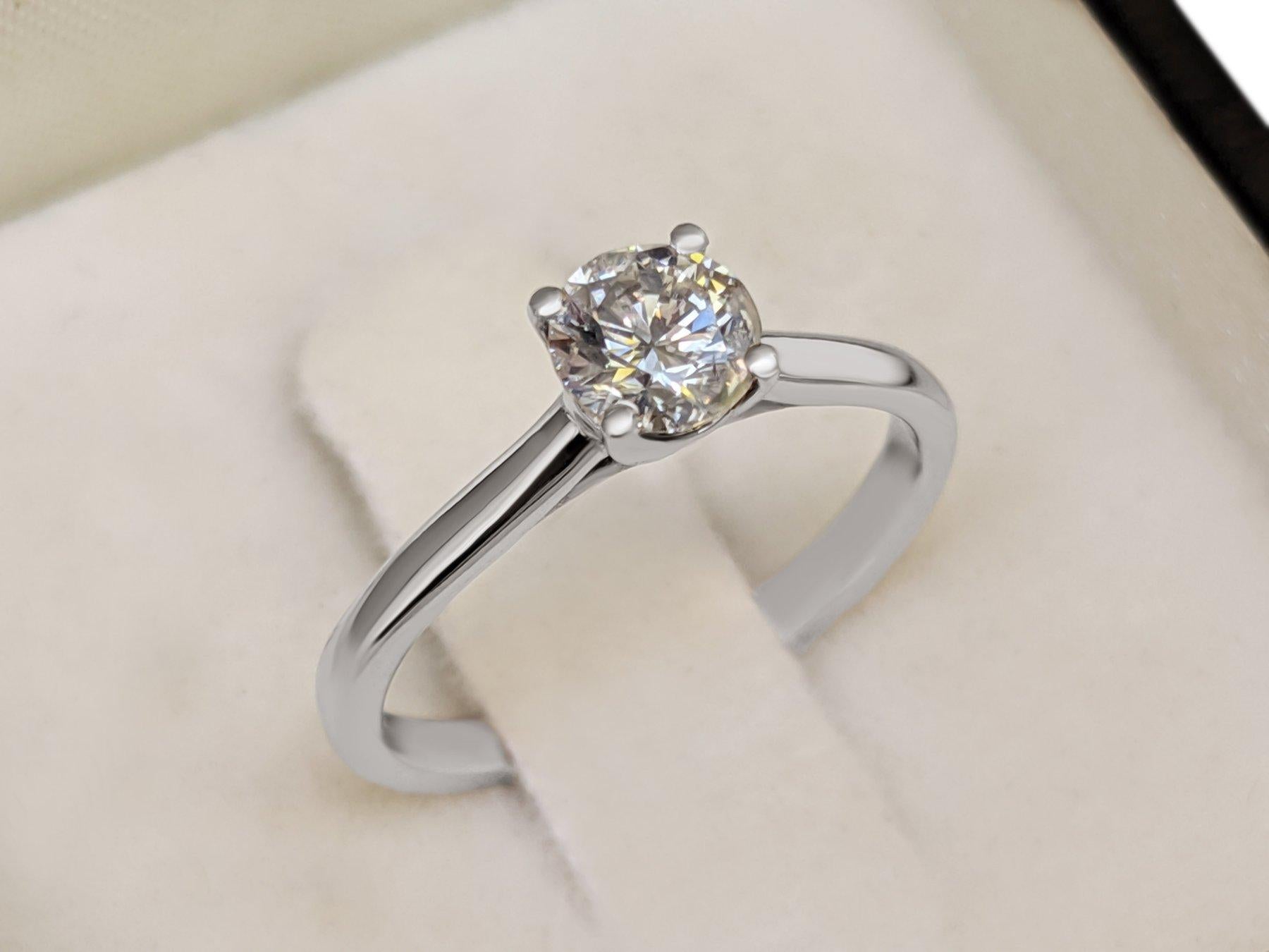 Round Cut NO RESERVE!  0.50 Carat Diamond - 14K White Gold - Ring For Sale