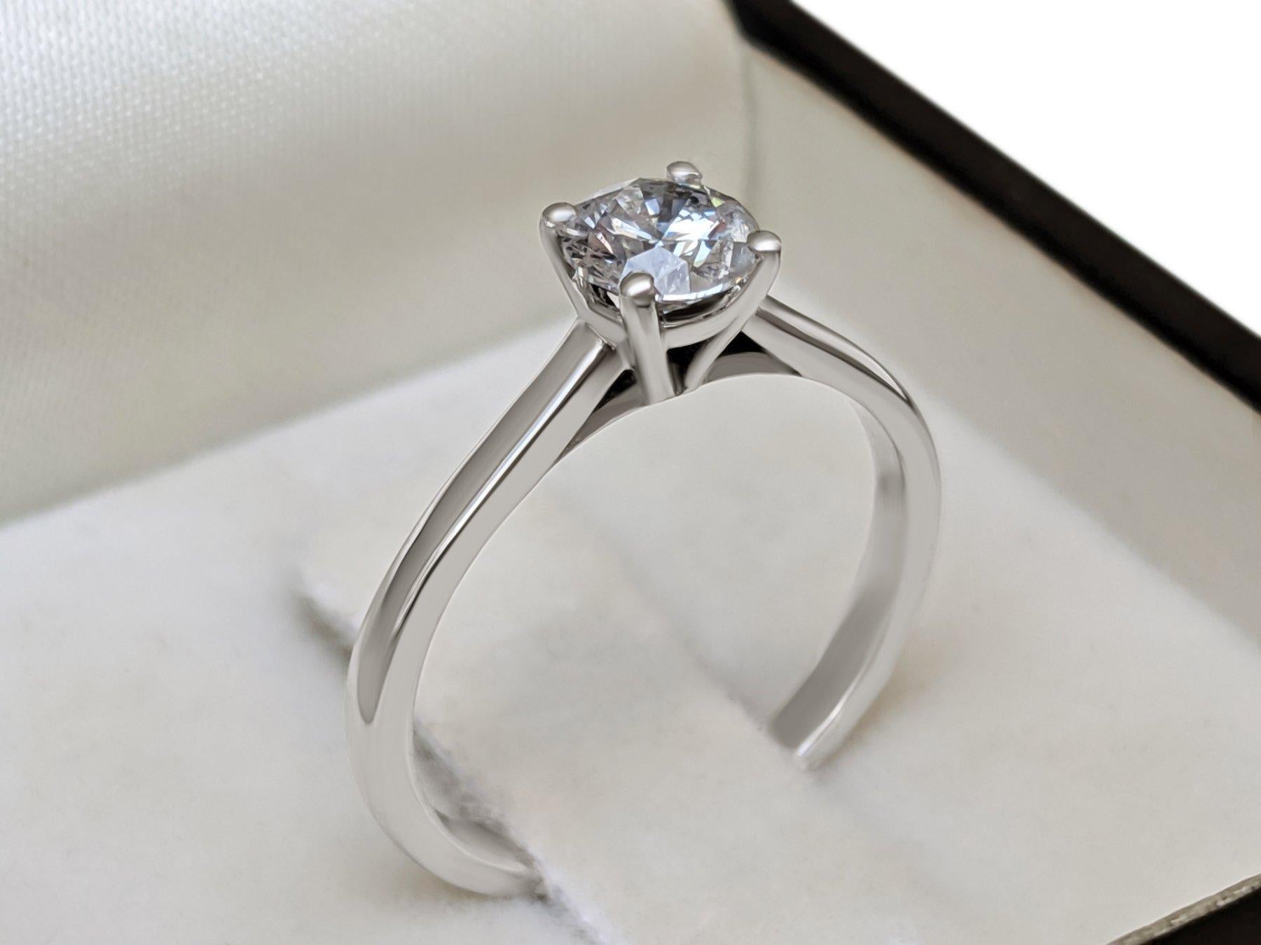 $1 NO RESERVE!  0.50 Carat Diamond - 14K White Gold - Ring In New Condition For Sale In Ramat Gan, IL