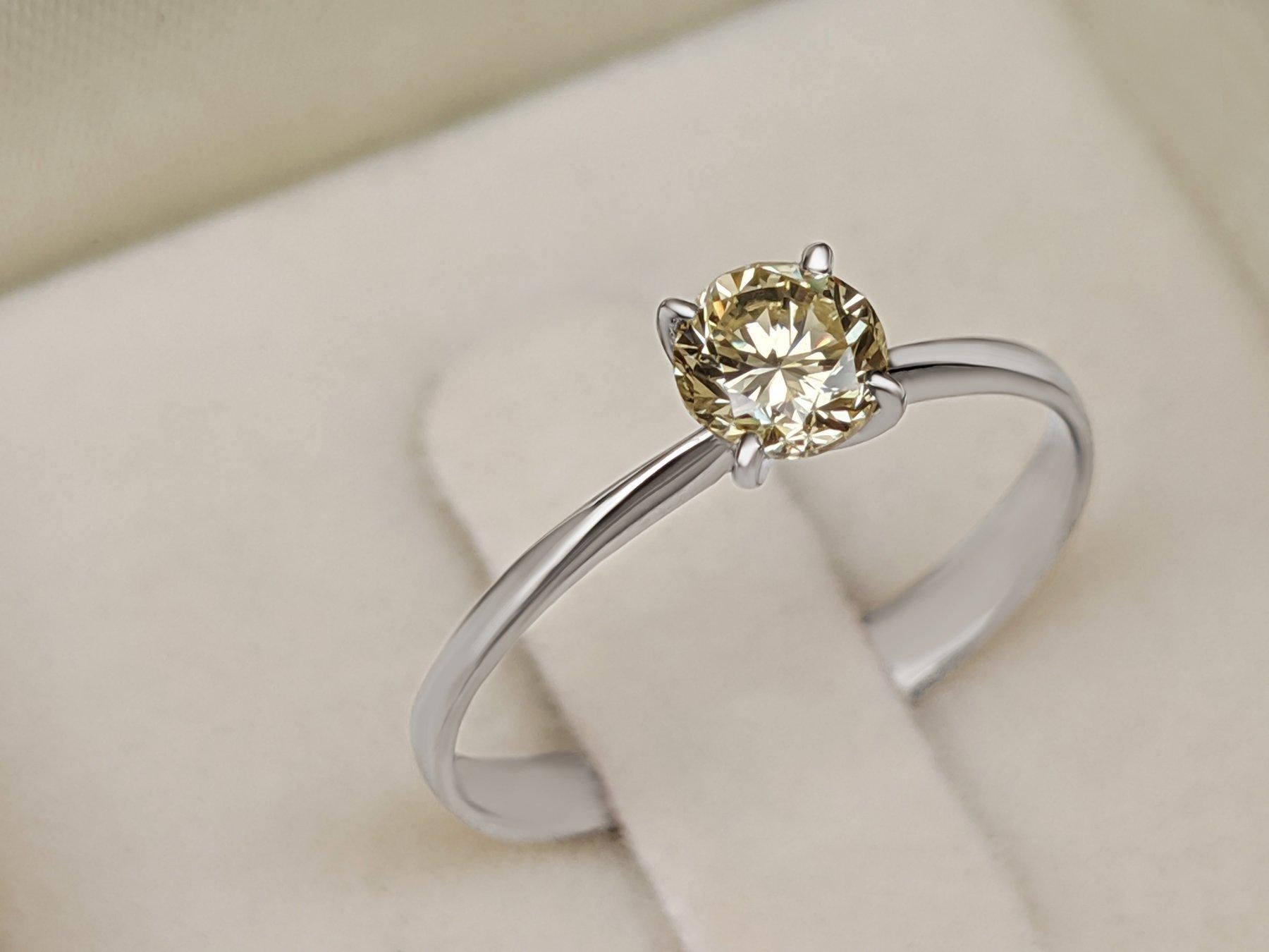 Women's NO RESERVE!  0.52 Carat Diamond - 14K White Gold - Ring For Sale