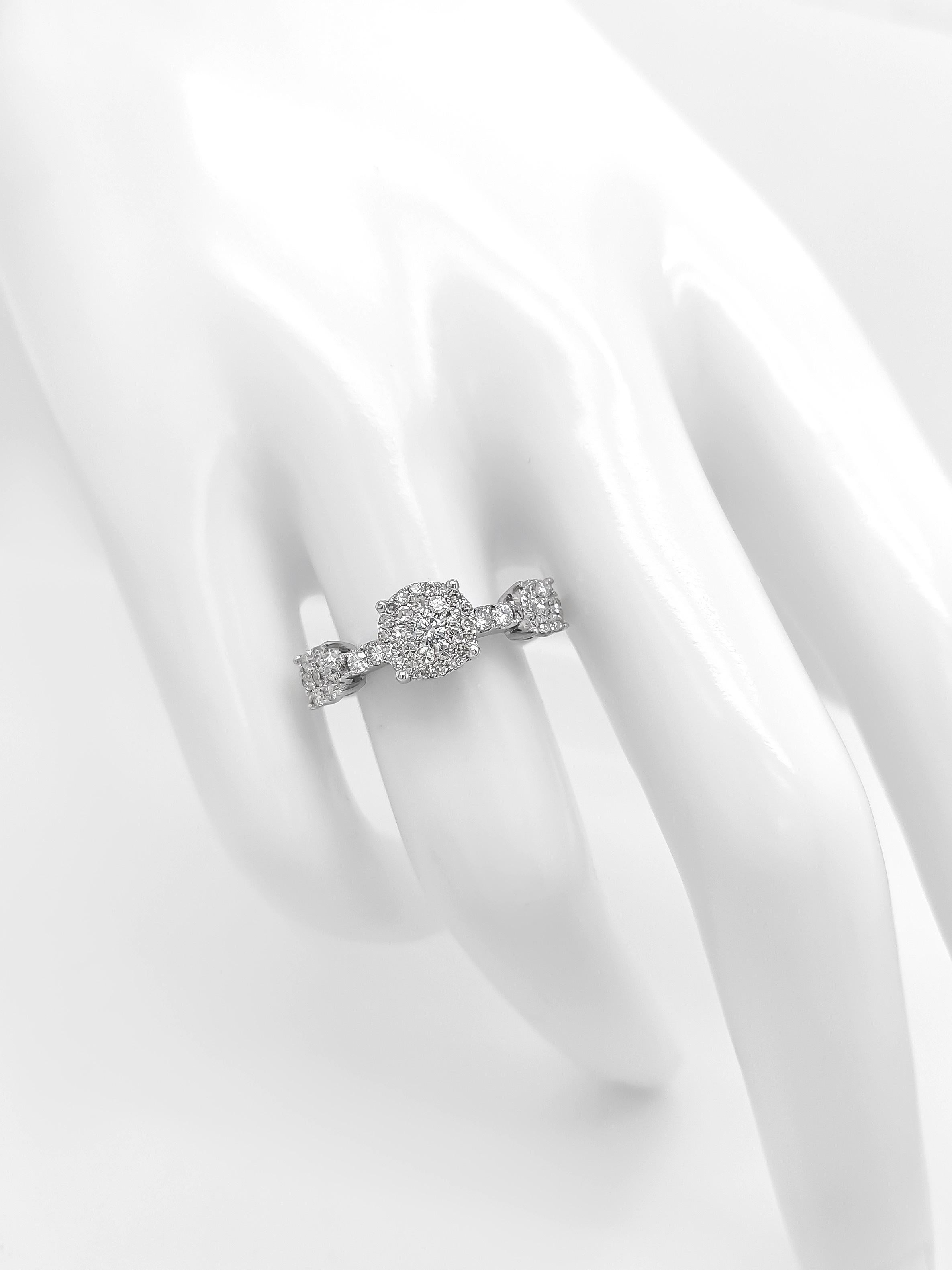 Women's 0.60ct Round Diamond 14k White Gold Ring For Sale