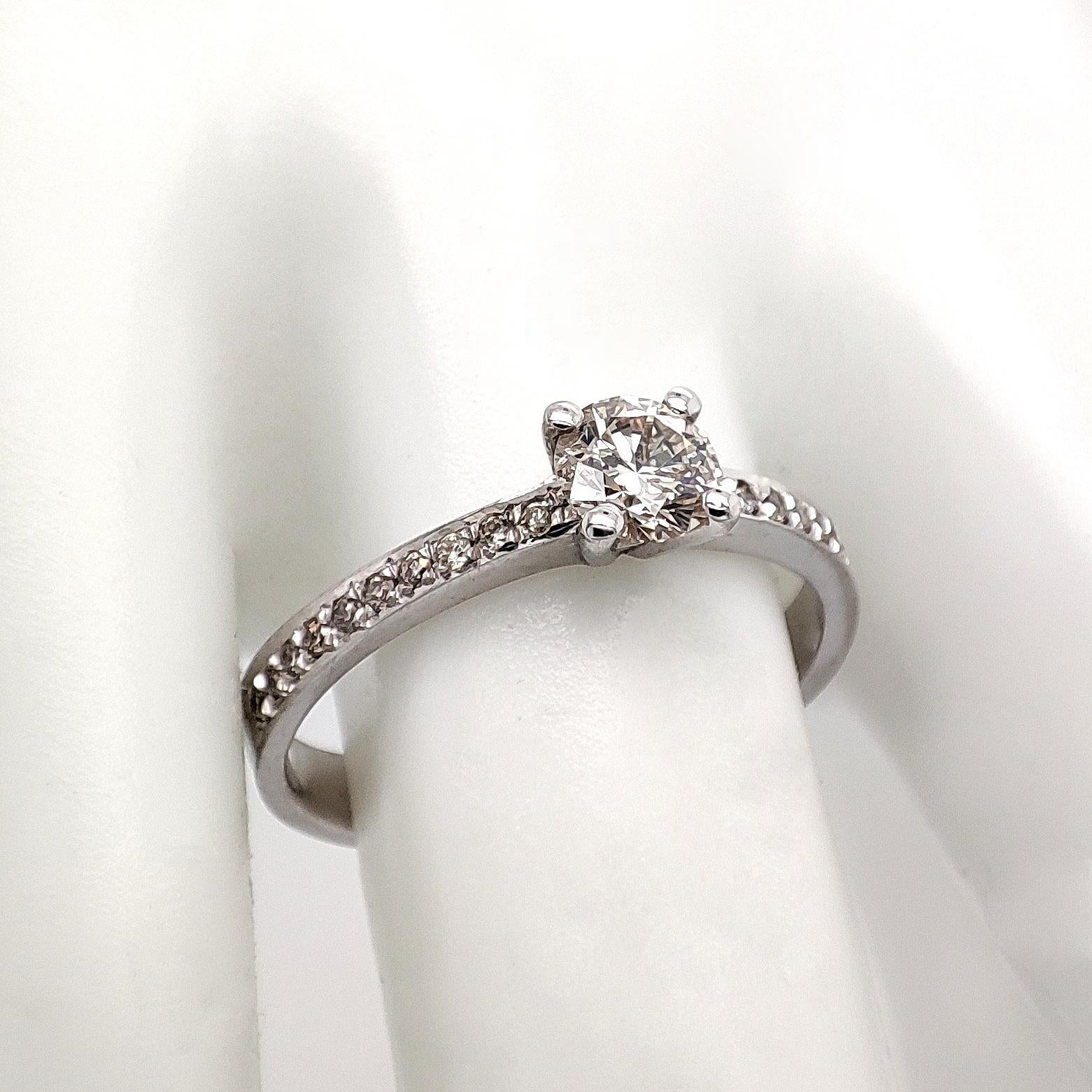 NO RESERVE 0.63CTW Engagement Diamond Ring 14K White Gold In New Condition For Sale In Ramat Gan, IL