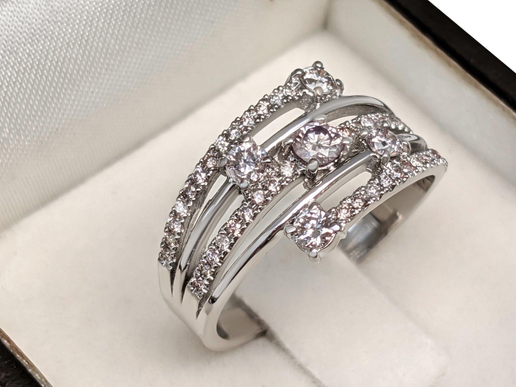 Art Deco NO RESERVE!  -  0.80 Carat Pink Diamonds - 14K White Gold - Ring For Sale