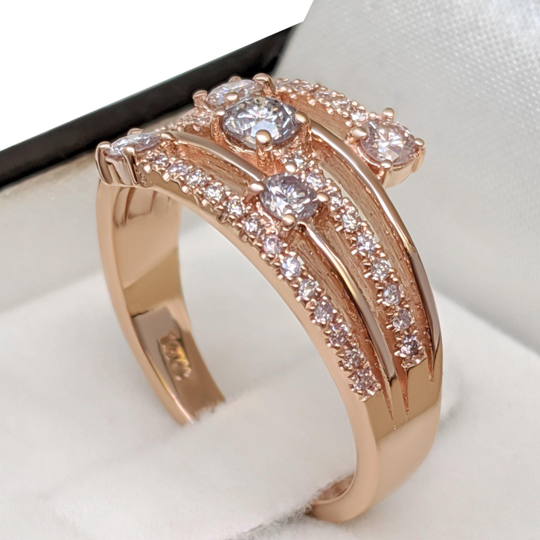 Art Deco NO RESERVE! - 0.81 Carat Pink Diamonds - 14K Rose Gold - Ring For Sale