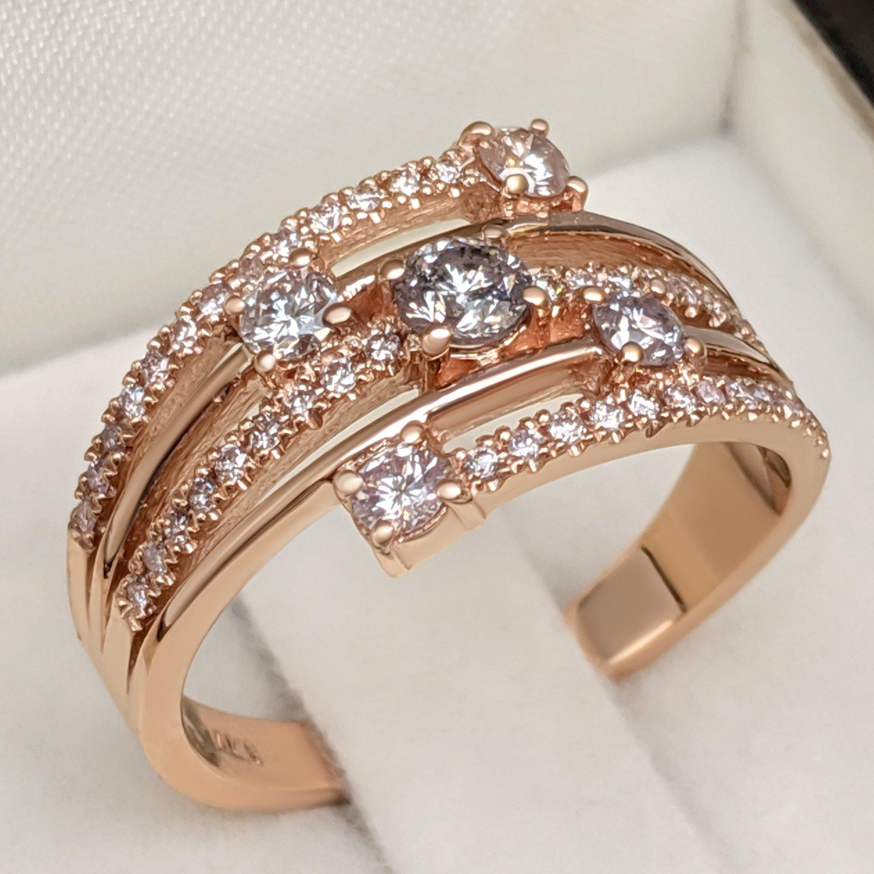 Round Cut NO RESERVE! - 0.81 Carat Pink Diamonds - 14K Rose Gold - Ring For Sale