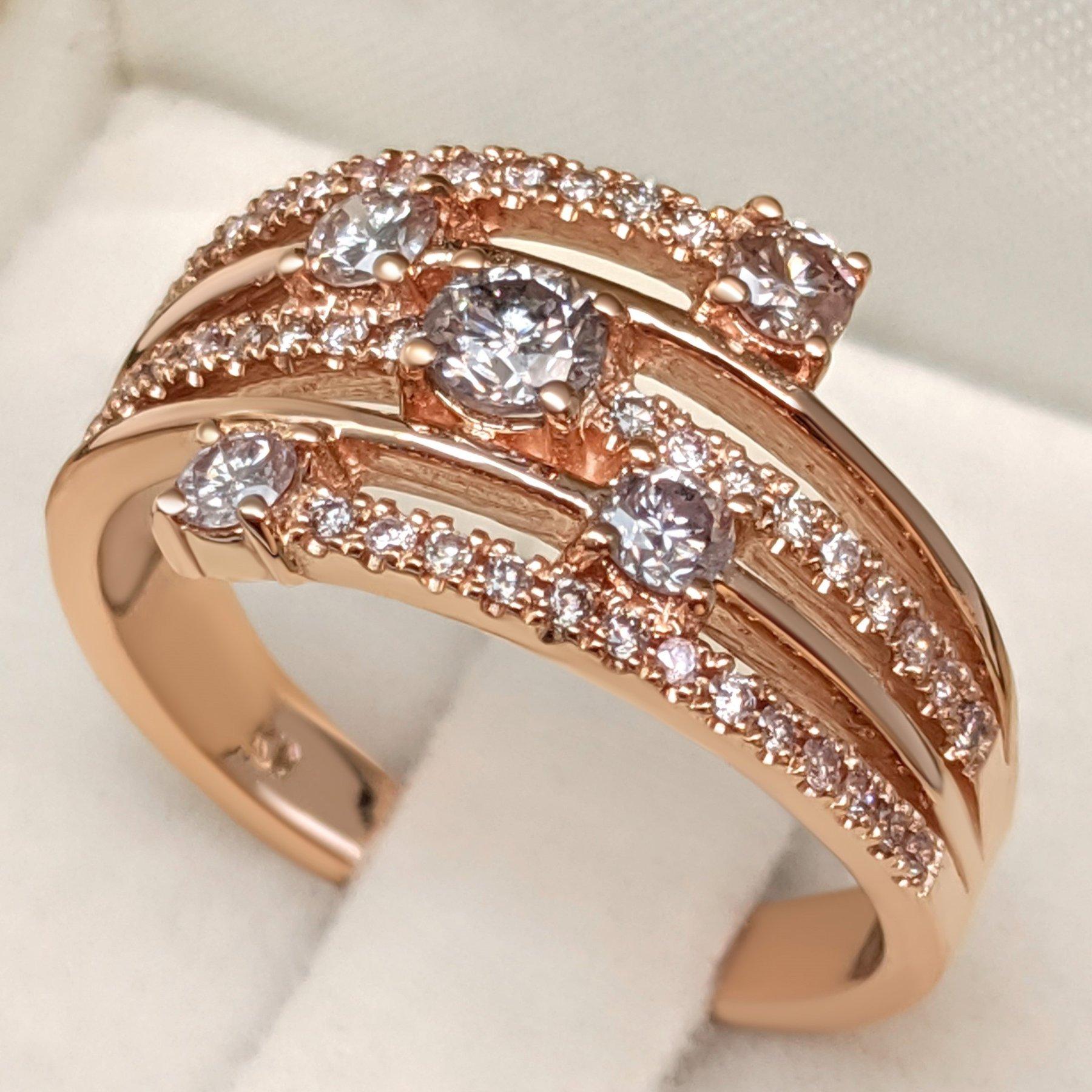 NO RESERVE! - 0.81 Carat Pink Diamonds - 14K Rose Gold - Ring In New Condition For Sale In Ramat Gan, IL
