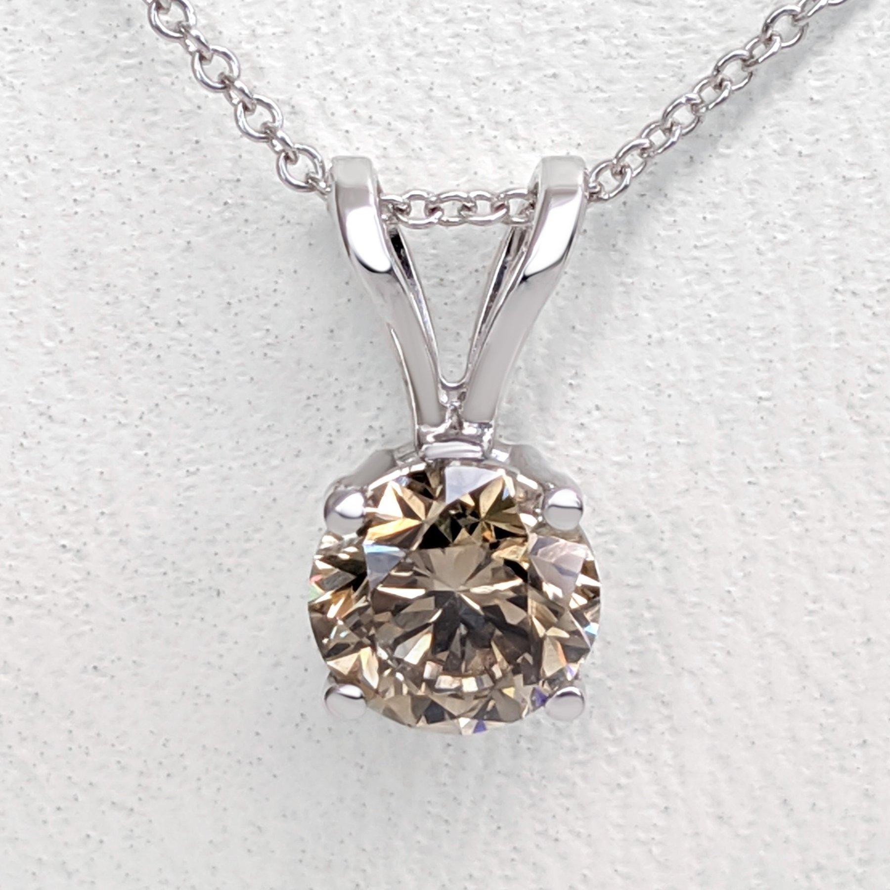 $1 NO RESERVE!  0.84 Carat Fancy Diamond - 14 kt. White gold - Pendant Necklace In New Condition For Sale In Ramat Gan, IL