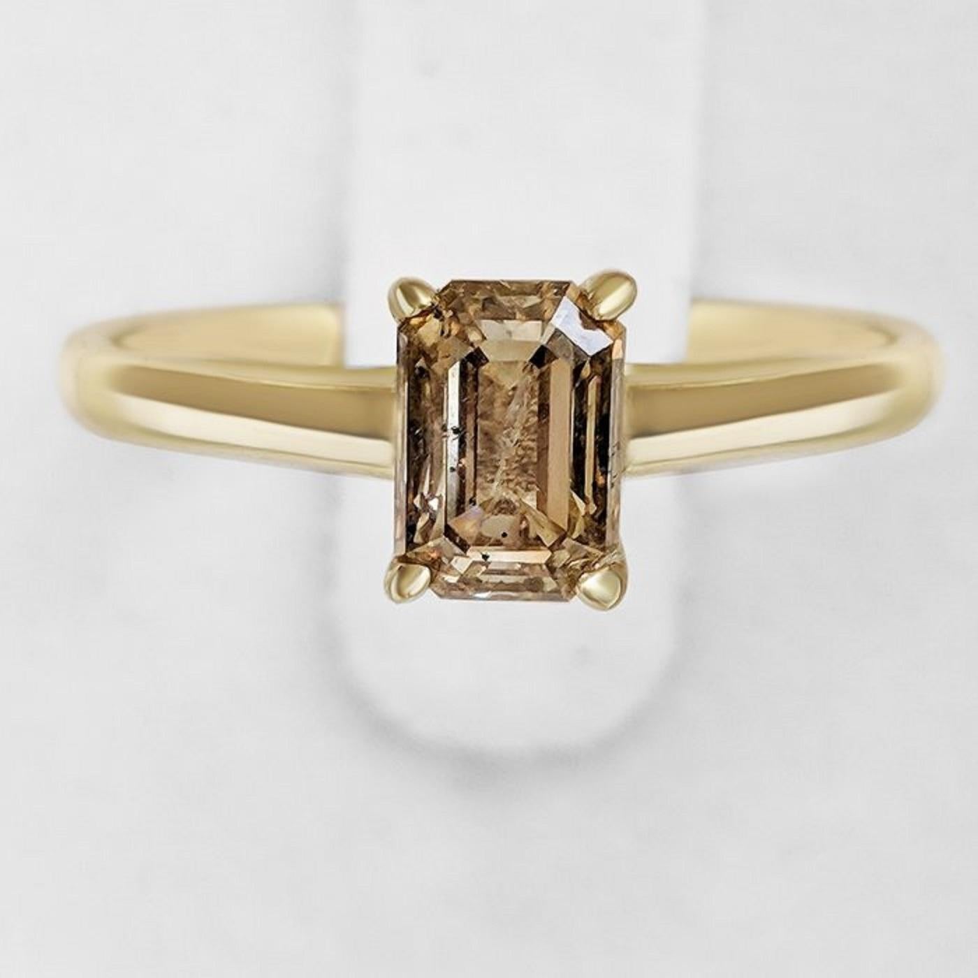 Ring can be sized free of charge prior to shipping out.

Ring size: 55 EU

Center Stone:
___________
Natural Diamond
Cut: Emerald
Carat: 1.00 carat
Color: Natural Fancy Yellowish Brown
Clarity: I1

Item ships from Israeli Diamonds Exchange,