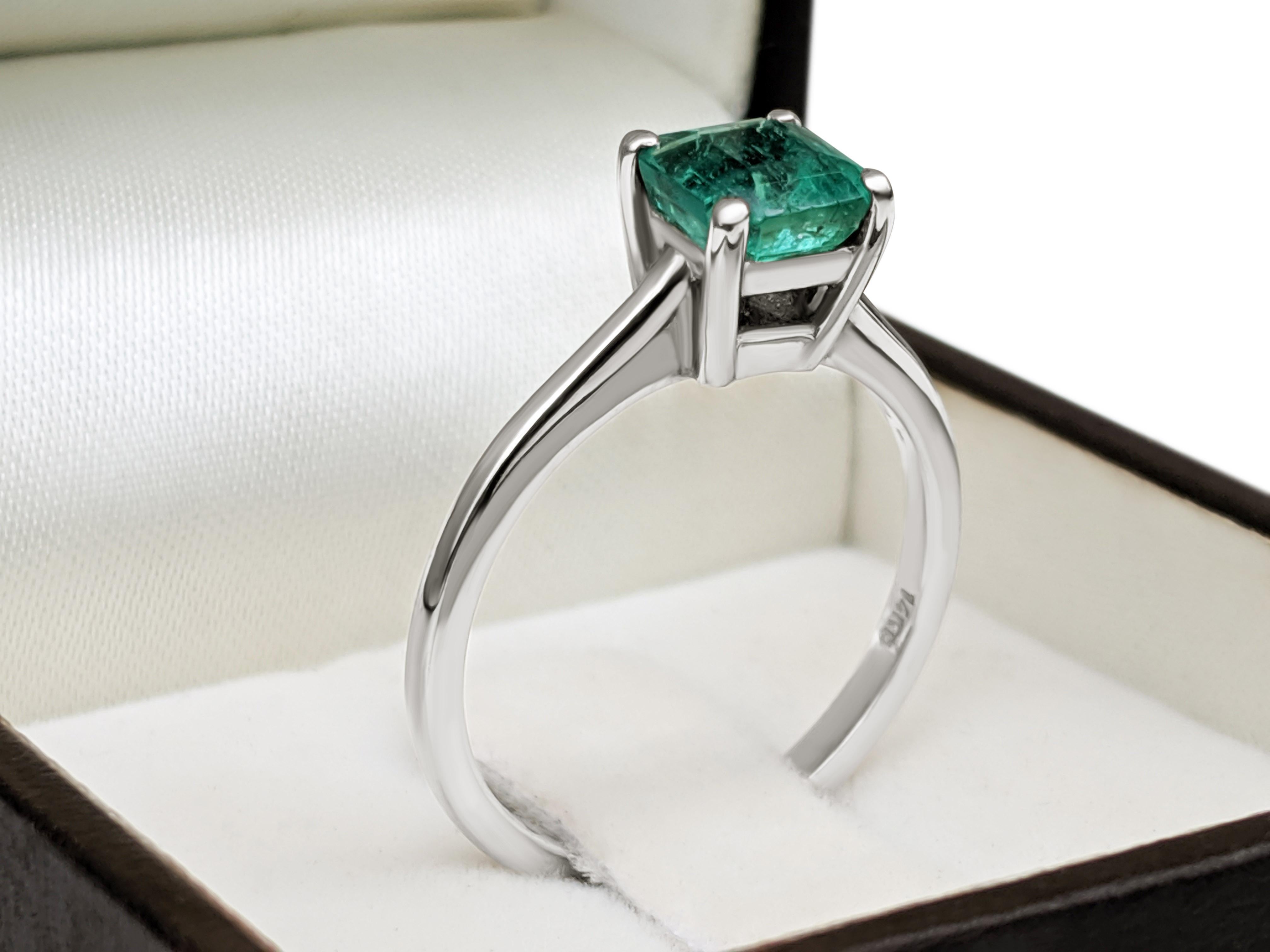Ring can be resized free of charge prior to shipping out.
Ring Size: 53 EU / 16 IT / 7 1/2 US

Center Natural Emerald:
Weight: 1.06 ct
Colour: Green
Shape: Asscher Cut

Item ships from Israeli Diamonds Exchange, customers are responsible for any