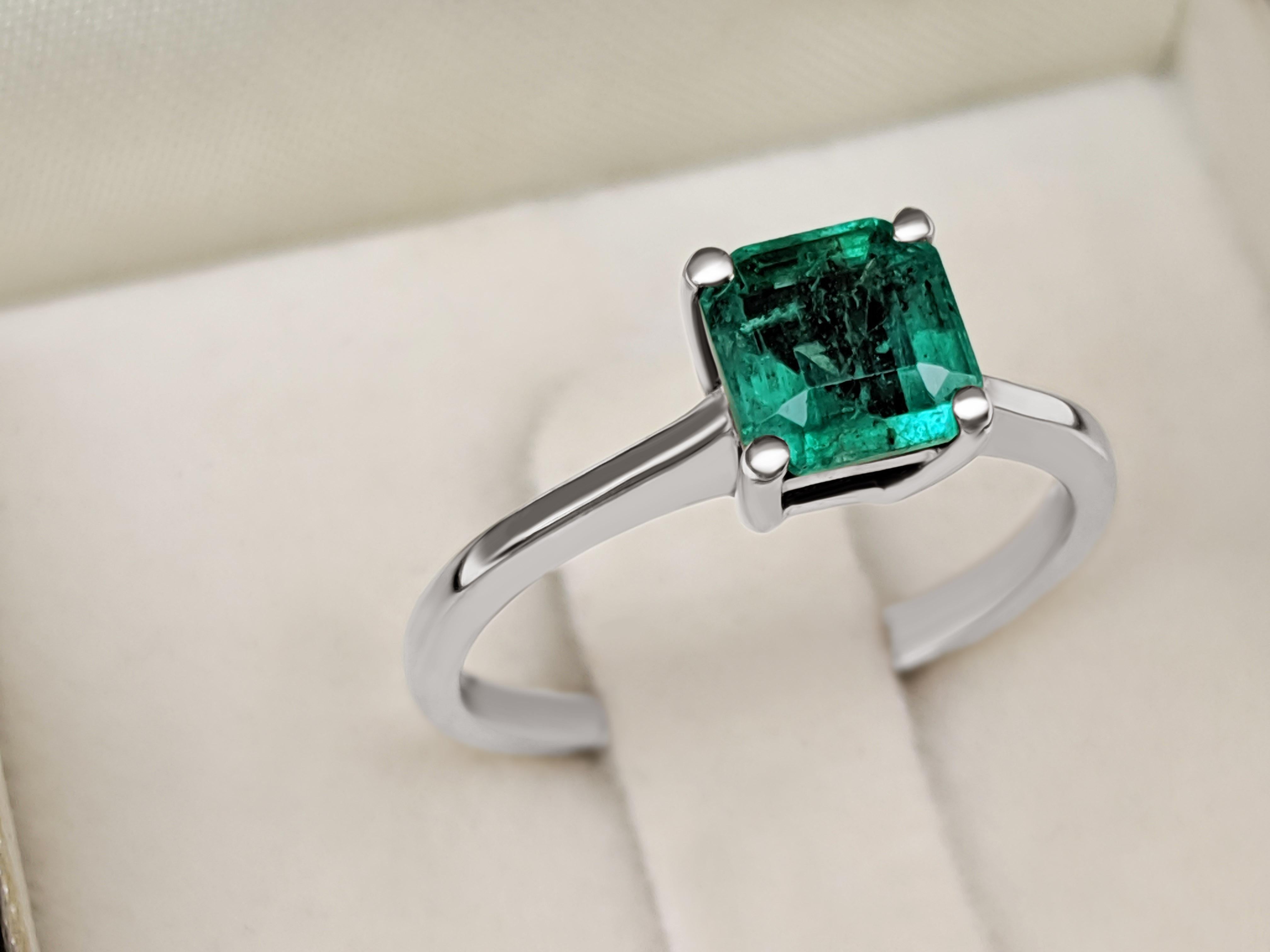 Women's NO RESERVE!  1.06 Carat Emerald - 14K White Gold - Ring For Sale